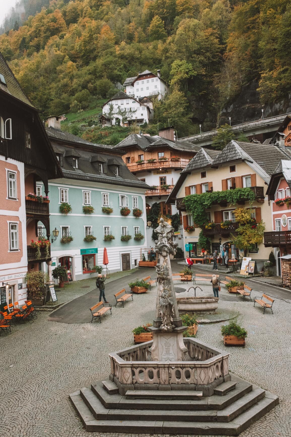 Hallstatt Austria Main Plaza Hotel, Hallstatt Guide, Hallstatt Austria Small Town, Europe small town, Hallstatt Austria Photography, Hallstatt Austria Fall