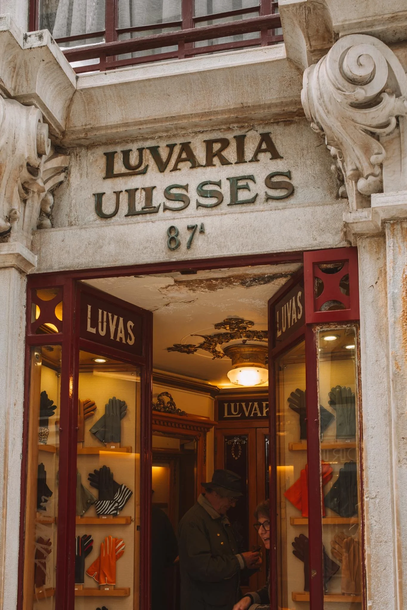 shopping in lisbon portugal