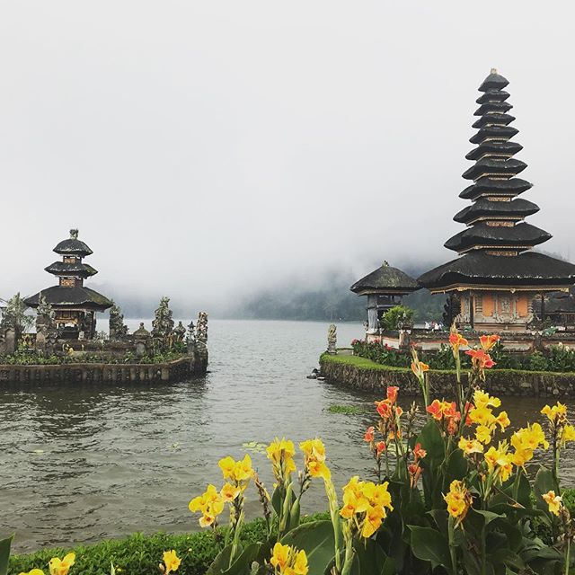 My guide said that they place temples by all beautiful natural places. That makes them holy so that people respect them and take care of the land. How lovely! #holybali