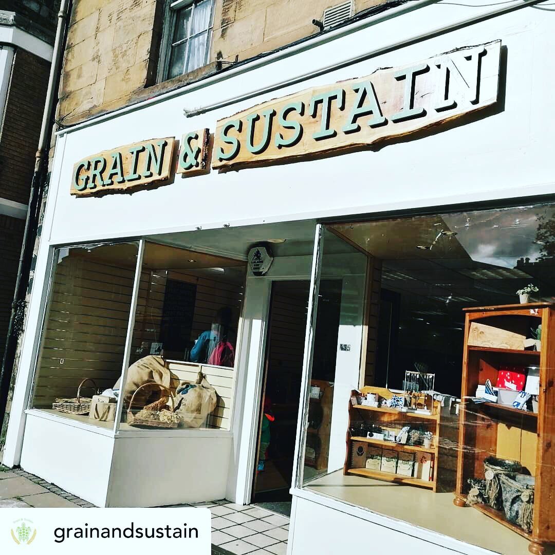 **** NEW STOCKIST ****
Our cheeses will be available at award-winning #zerowasteshop @grainandsustain in Burntisland, Fife, from tomorrow!
.
Get your hands on our full range in this lovely shop if you&rsquo;re from the sunny kingdom ☀️ 
.
#veganchees