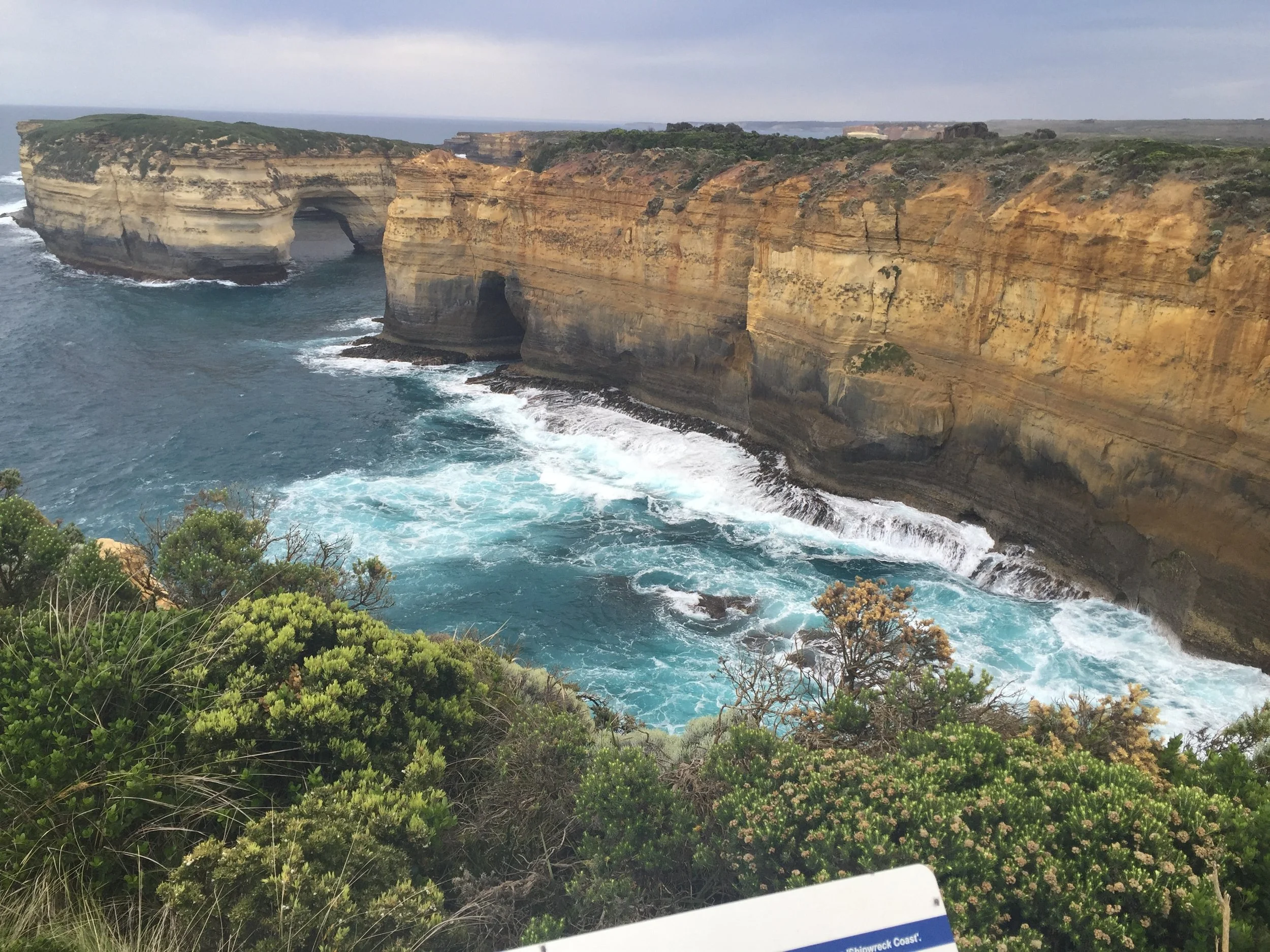 australia-beach-cliff-673195.jpg