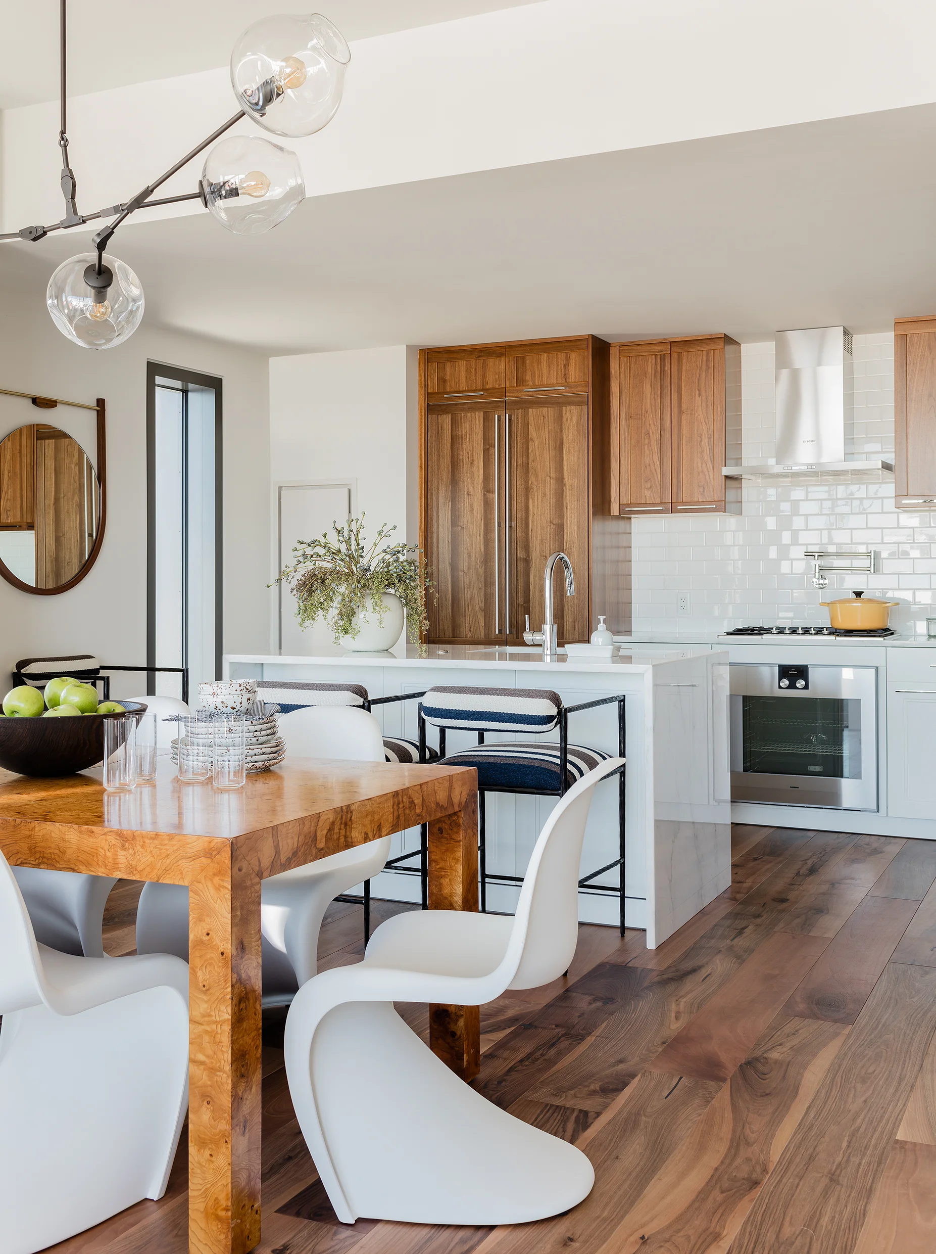 pier-4-model-kitchen-view-hudson-interior-designs.jpg