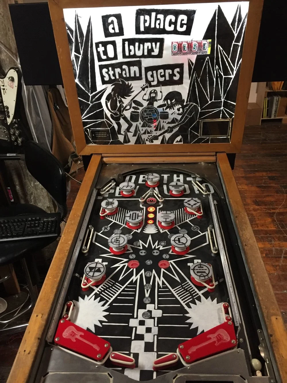 A Place To Bury Strangers Pinball