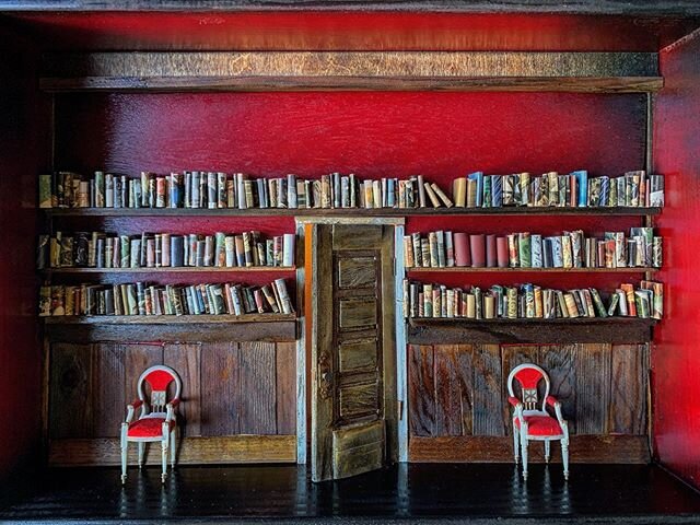 The Den 2020 this one is for book lovers and those that appreciate a quite place to read. #assemblageartistofinstagram #assemblageart #santabarbaraart #diorama #contemporaryart #interiordesign #miniature #library #books #door #artfromjunk #shadowbox 