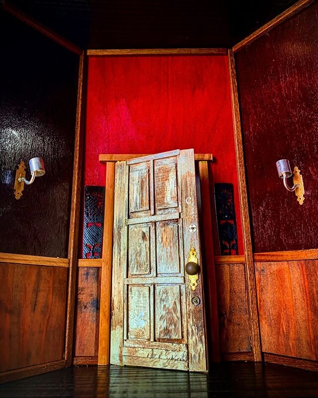 Unknown Hotel 2020. Ever wake up someplace you didn&rsquo;t know where you were? #dejavu #vujade #door #assemblageart #assemblageartoninstagram #miniature #dreams #lost #hotel #redrum #endofthehall #interiordesign #santabarbaraart #artforsale