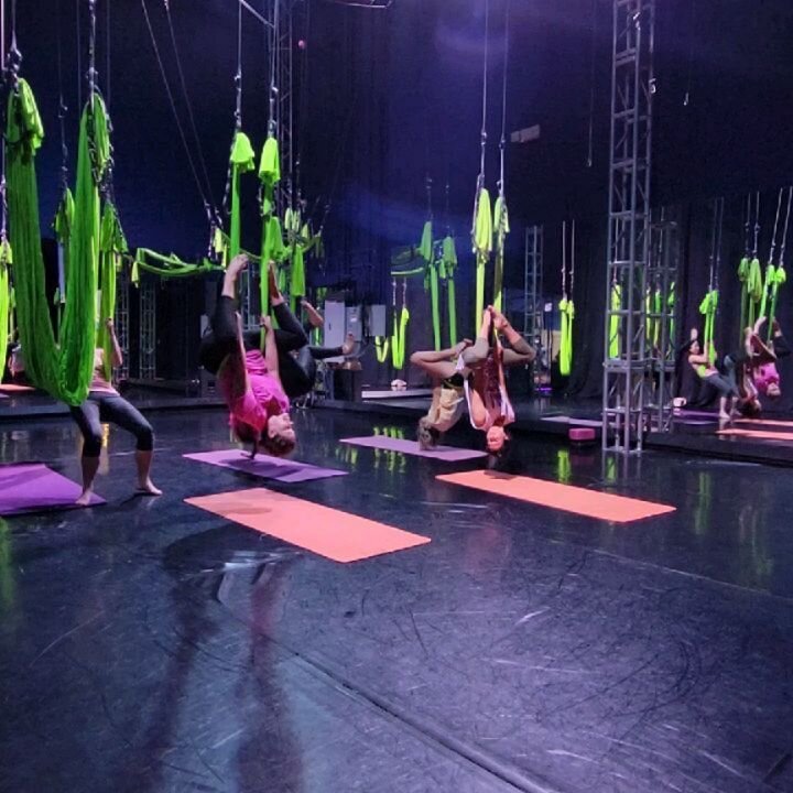 Aerial yoga classes are a great way to stretch, recharge and find your center 😉👍🙏
.

#silks #aerial #aerialsilks
#Handstands , #PoleFitness , #Aerial , #AerialYoga , #Stretching , #Ballet , #Bootcamp ... We've got it ALL!
.
.
To sign up: 
ShineAlt