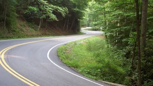 Tail of the Dragon — Mvading the Dragon