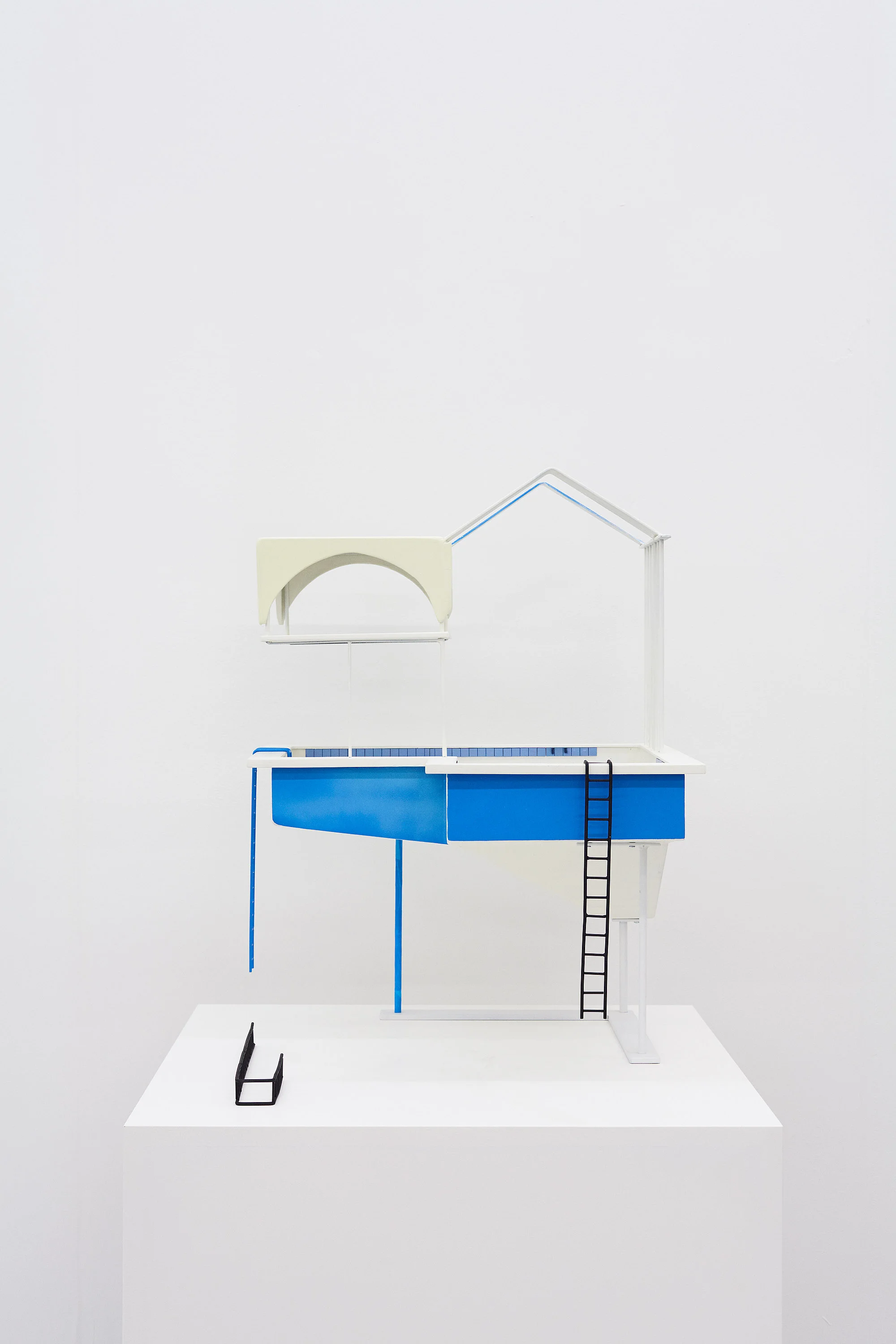 Victoria Colmegna, Estado Real V , 2018, oil, acrylic, and glitter on wood, steel, and powder coated steel, 29 ½ × 17 ¾ × 17 ¾ inches (75 × 45 × 45 cm)