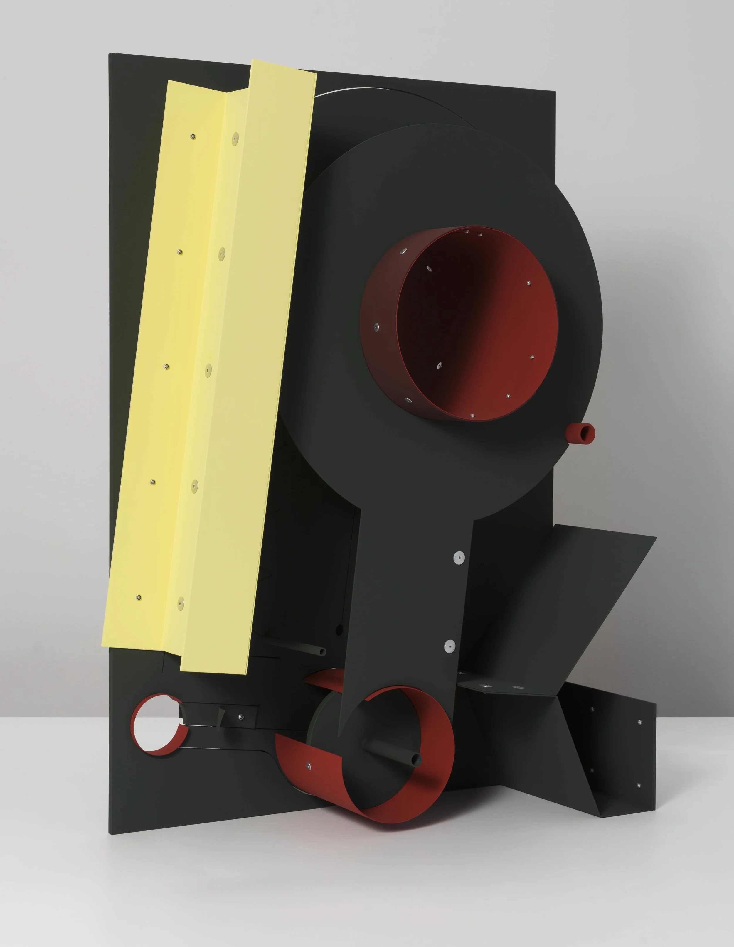 Matt Paweski, Look out , 2019, aluminum, aluminum rivets, vinyl paint, 36 × 24 ½ × 18 inches (91.4 × 62.2 × 45.7 cm)