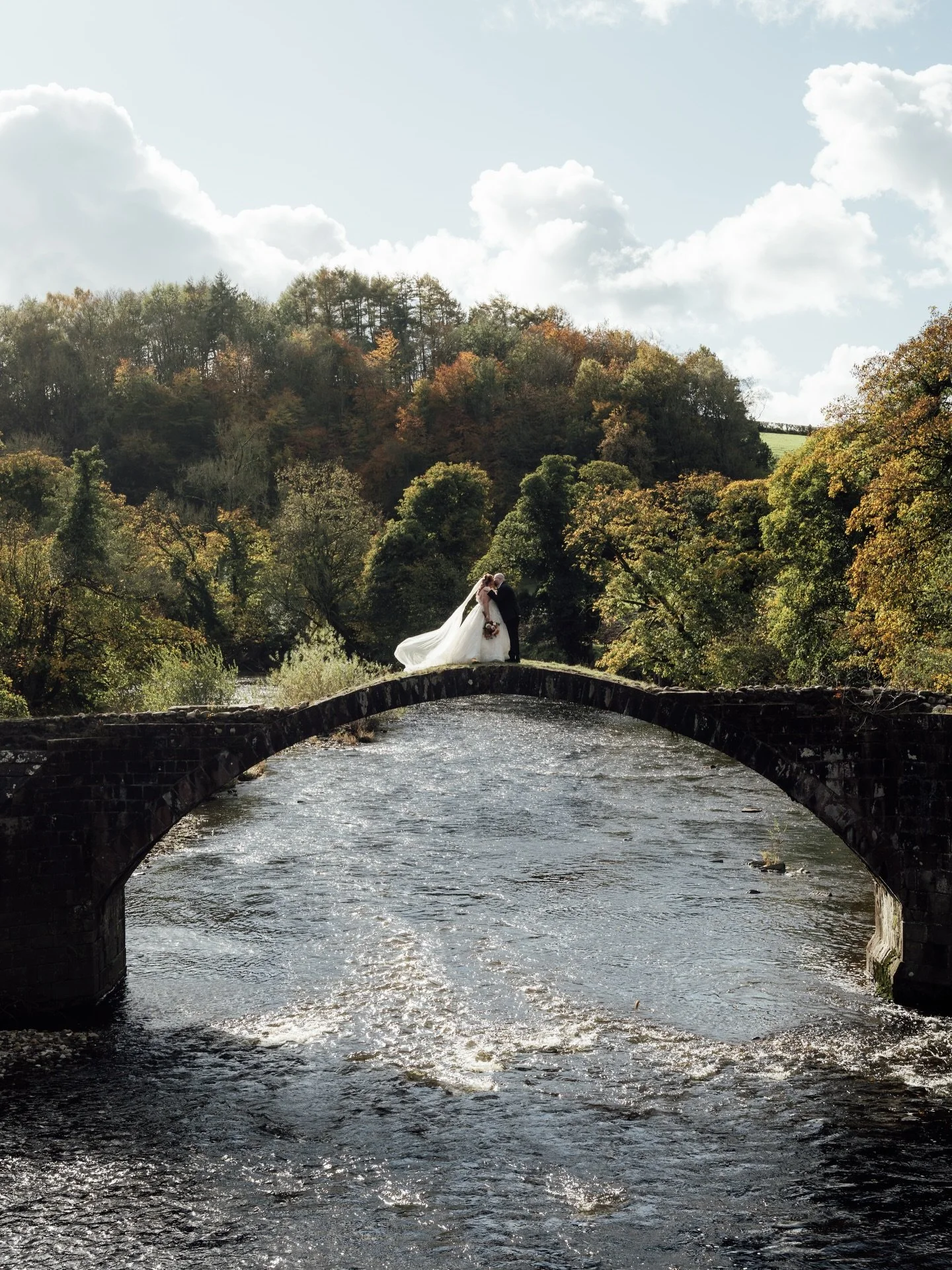 Portraits at Cromwells Bridge @shireburnarms 

Second shooting at the Shireburn Arms for @nessworthypictures
-
-
#ukweddingphotographer #northwestweddingphotographer #shireburnarmswedding #ribblevalleywedding #clitheroewedding