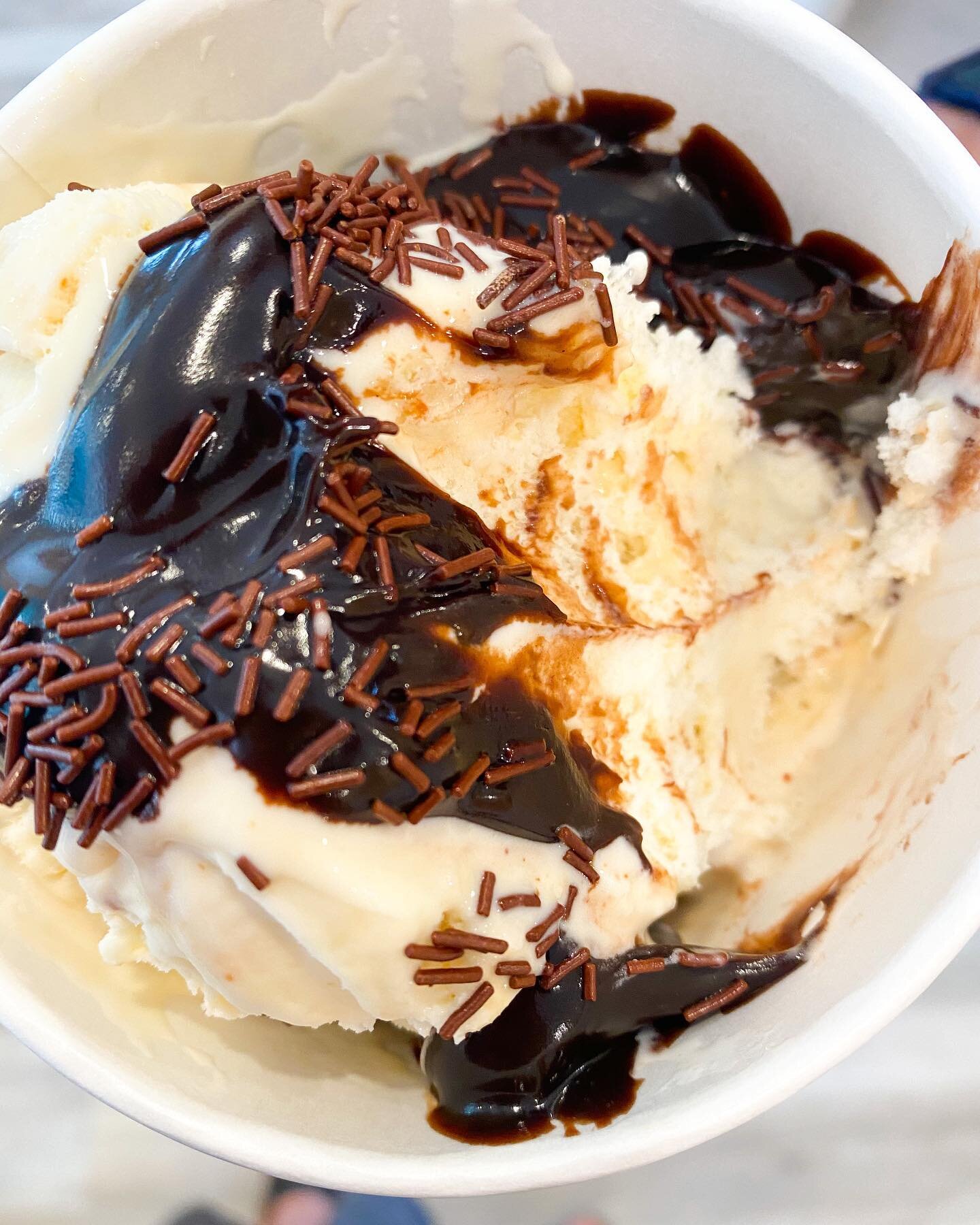 This may not be the prettiest pic but we&rsquo;re ready to dive in to a fudge covered scoop tonight! Are you team hot fudge or caramel?