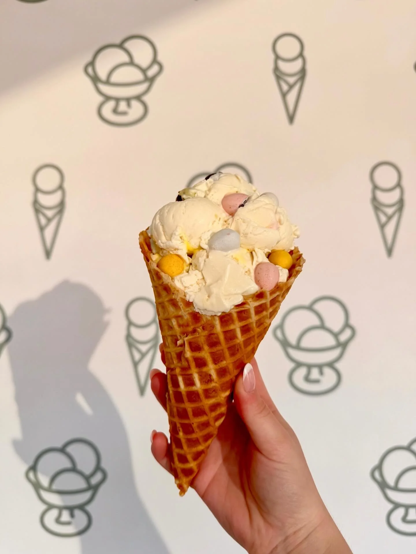 happy CADBURY EGG DAY to all who celebrate 🐣

this continues to be one of our favorite days of the year! spring is in the air and this flavor get us in the mood for sunshine, flowers, and being outside 🌷

scooping today in EG and opening day in Mid