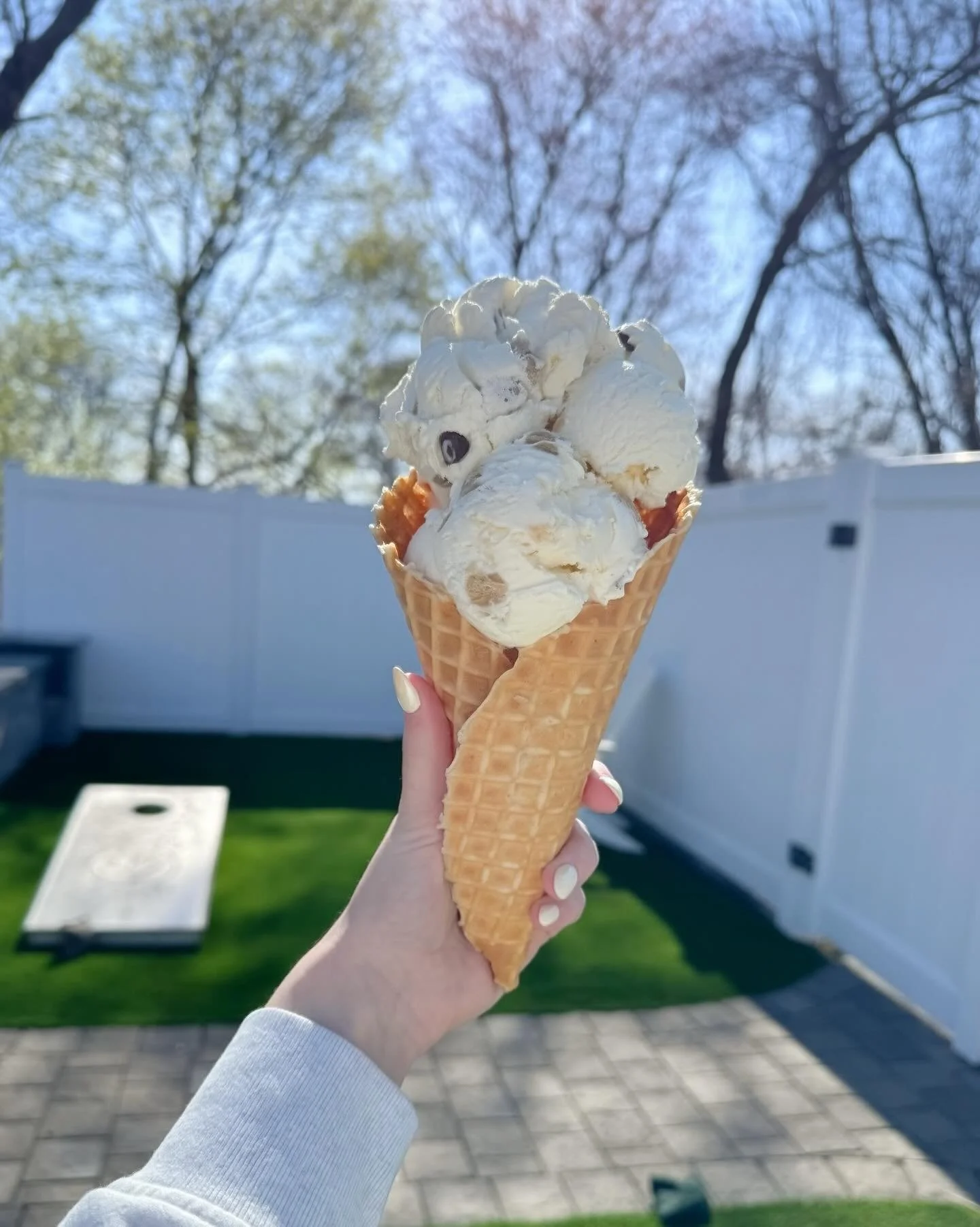10/10 day on the patio - come relax with a scoop 😎😎