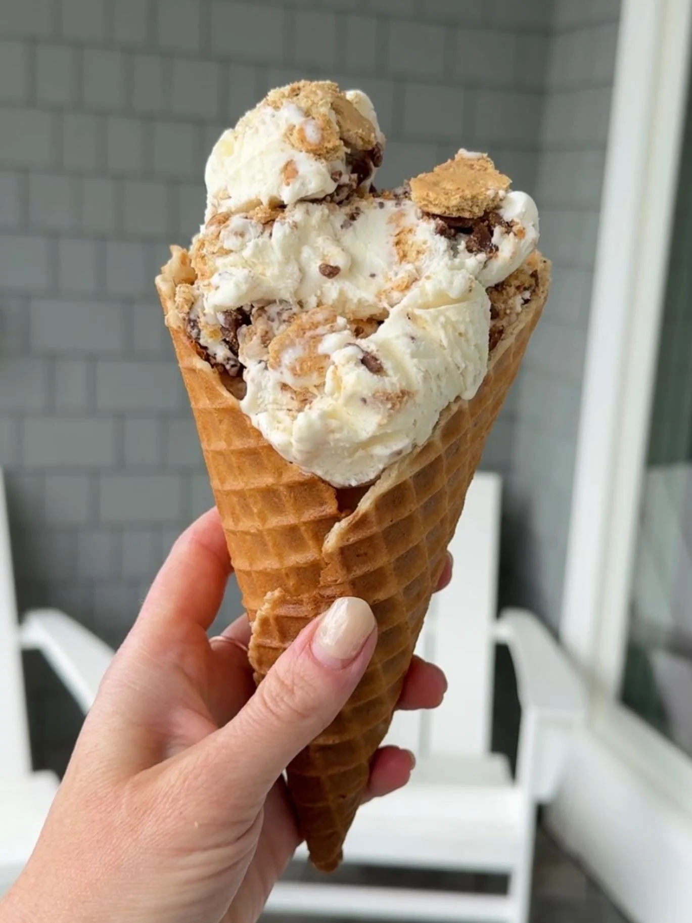 is anything more 90&rsquo;s nostalgic than a fluffernutter sandwich? but make it better by adding chocolate?

all 3 shops are stocked with FLUFFERNUTTER PIE 🥰

GET OUT AND ENJOY THE SUN ☀️