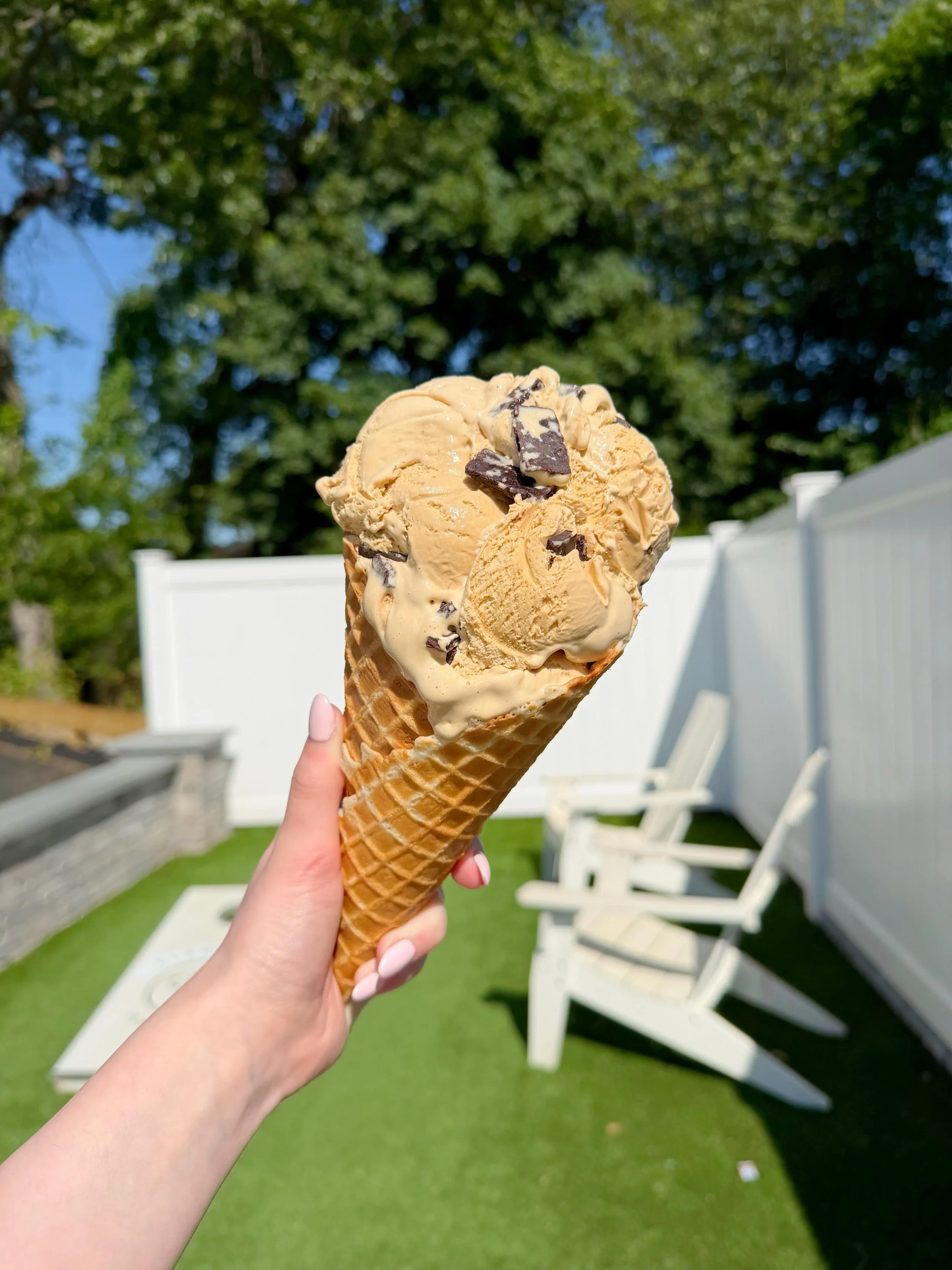 COFFEE MILK CHOCOLATE AND FUDGE 😍

for when you can&rsquo;t decide between an afternoon coffee and a sweet treat - we got you!

scooping in all 3 shops starting today!