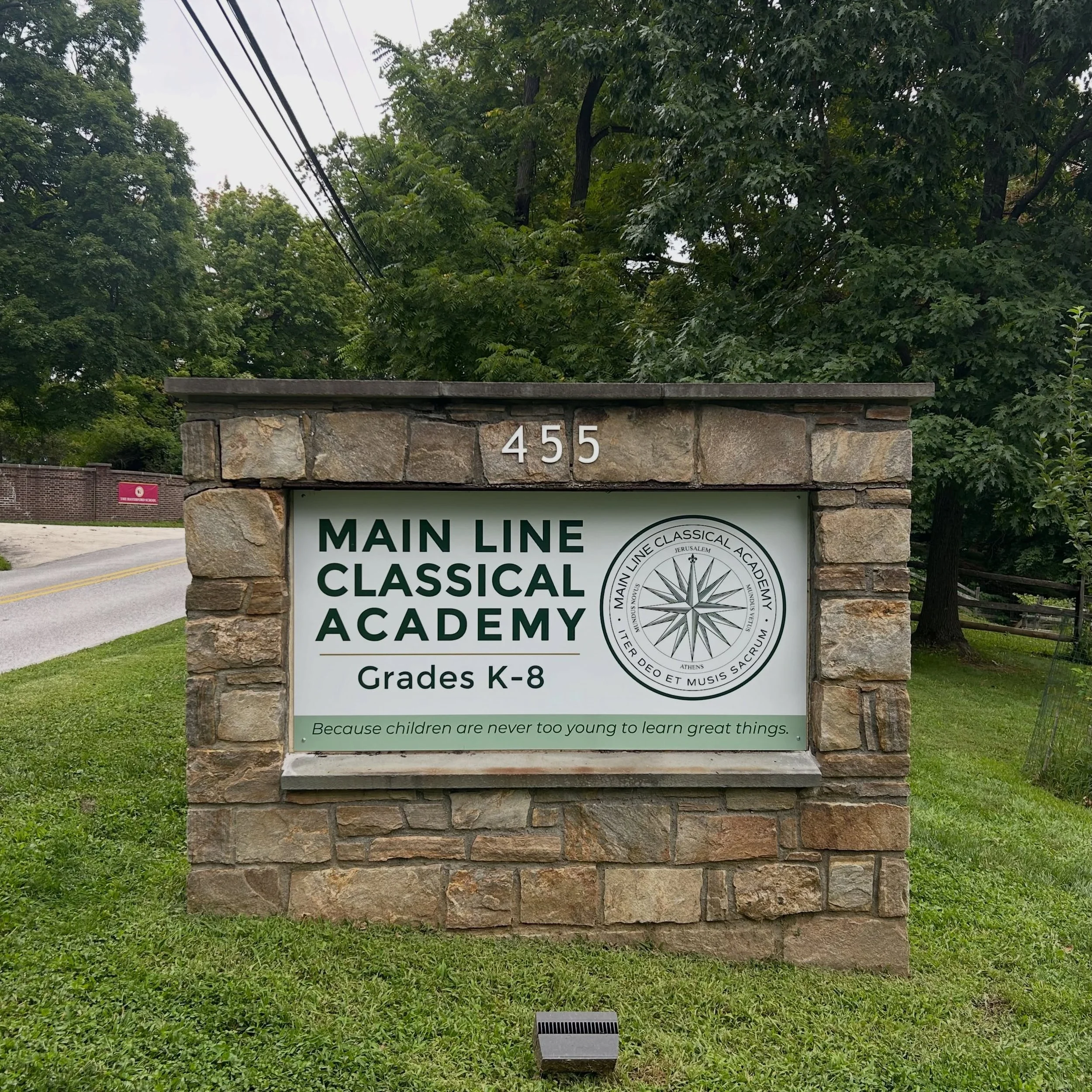 New school year, new sign! We are excited to welcome our students back soon. 📚 🍂