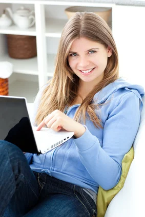 Fotolia_woman_laptop_5.jpg