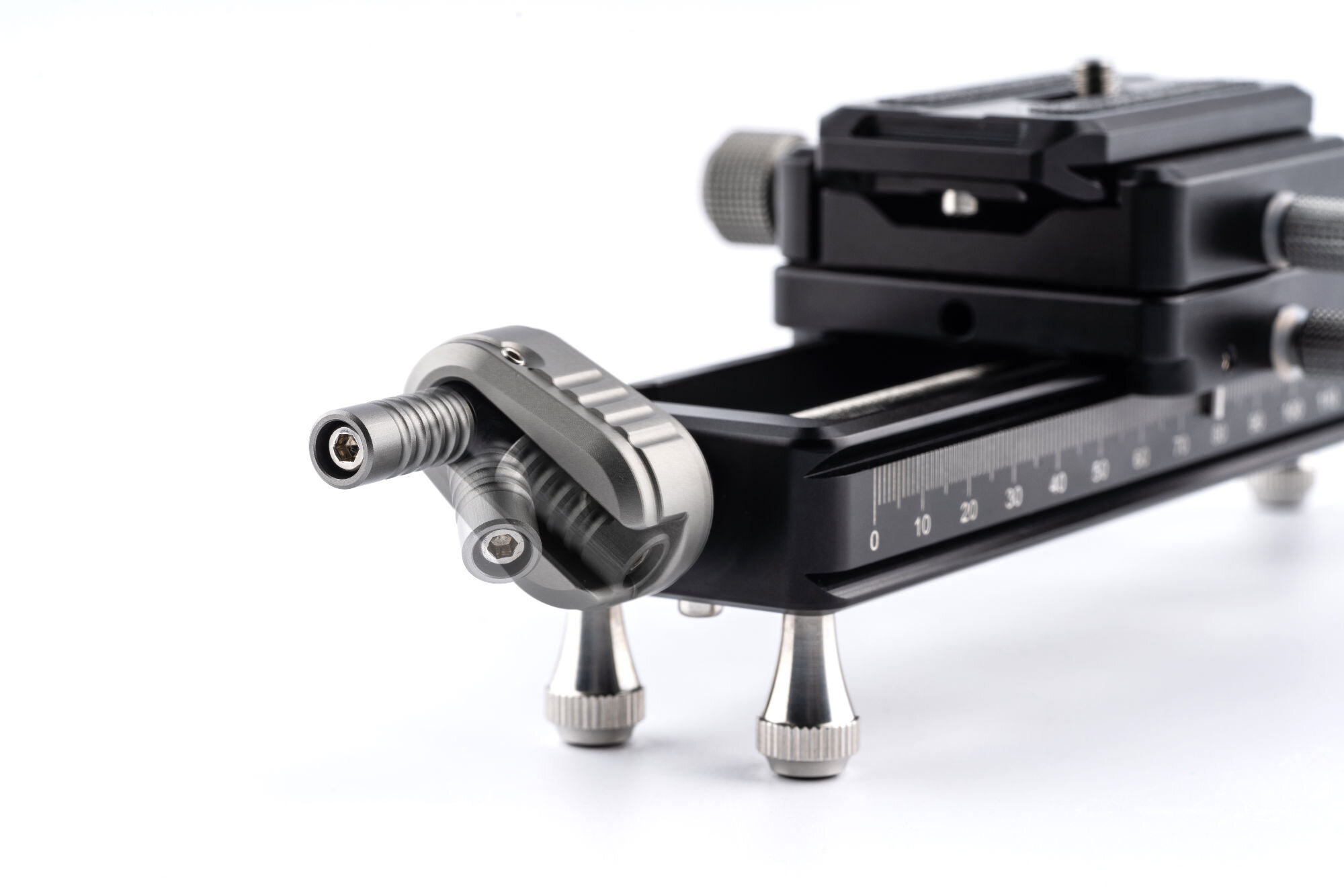 NiSi-Macro-Focusing-Rail-NM-180-with-360-Degree-Rotating-Clamp-Handle.jpg,