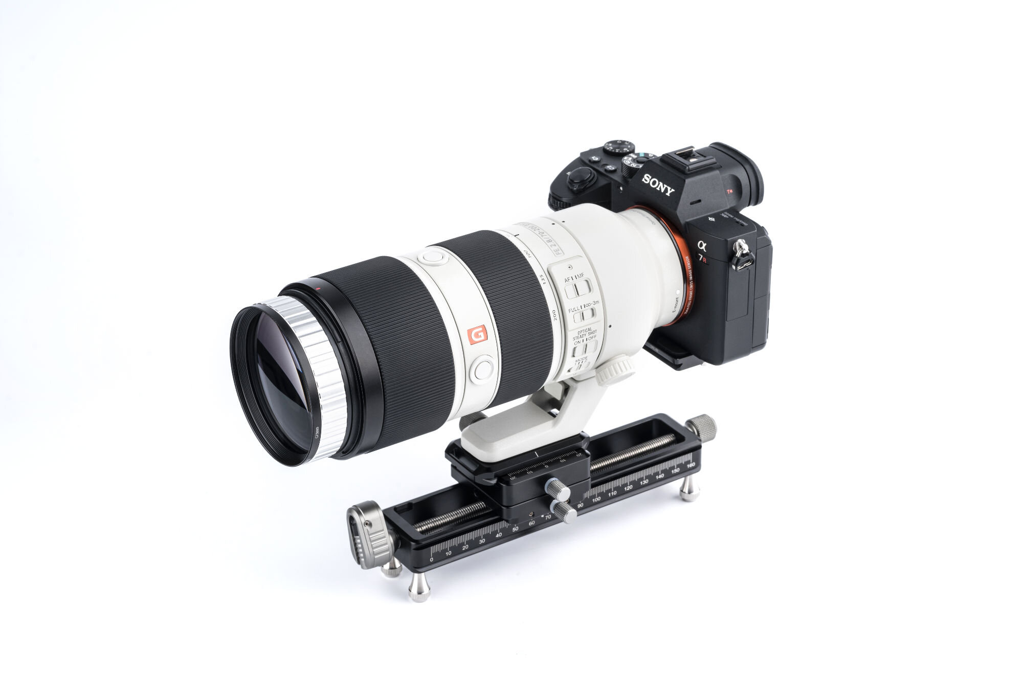 NiSi-Macro-Focusing-Rail-NM-180-with-360-Degree-Rotating-Clamp-With-Camera.jpg,
