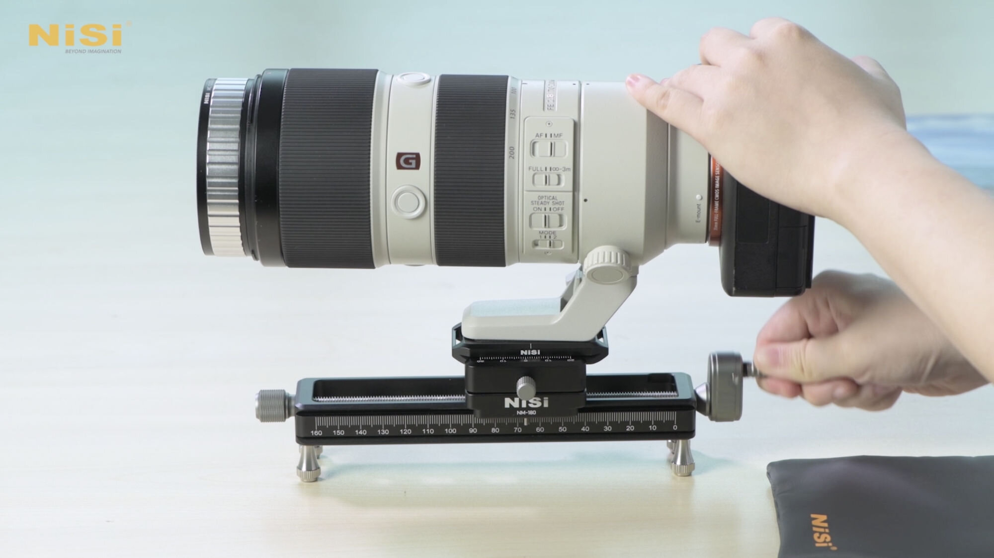 NiSi-Macro-Focusing-Rail-with-Camera.jpg,