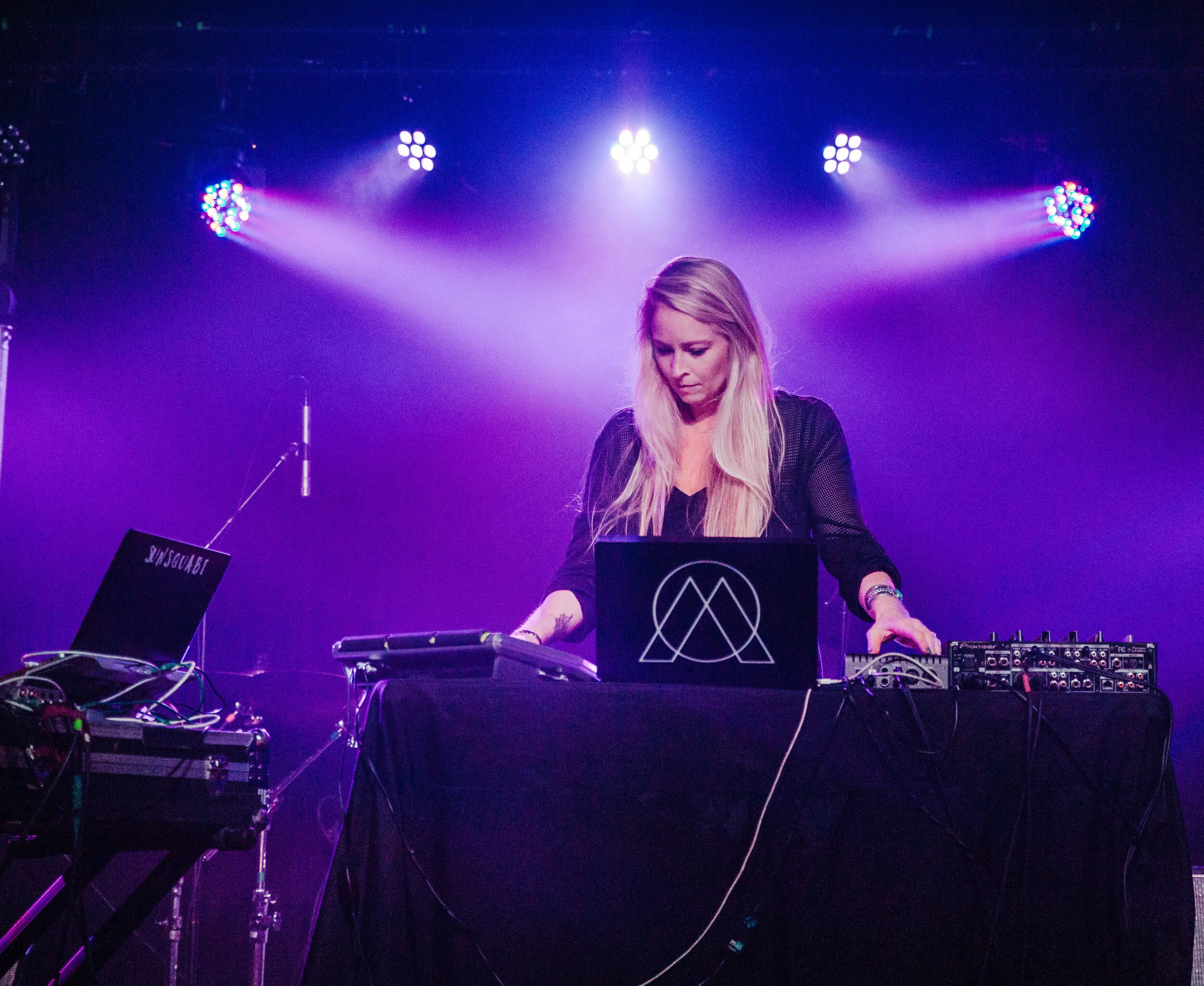 Das my girl, doin’ her thang