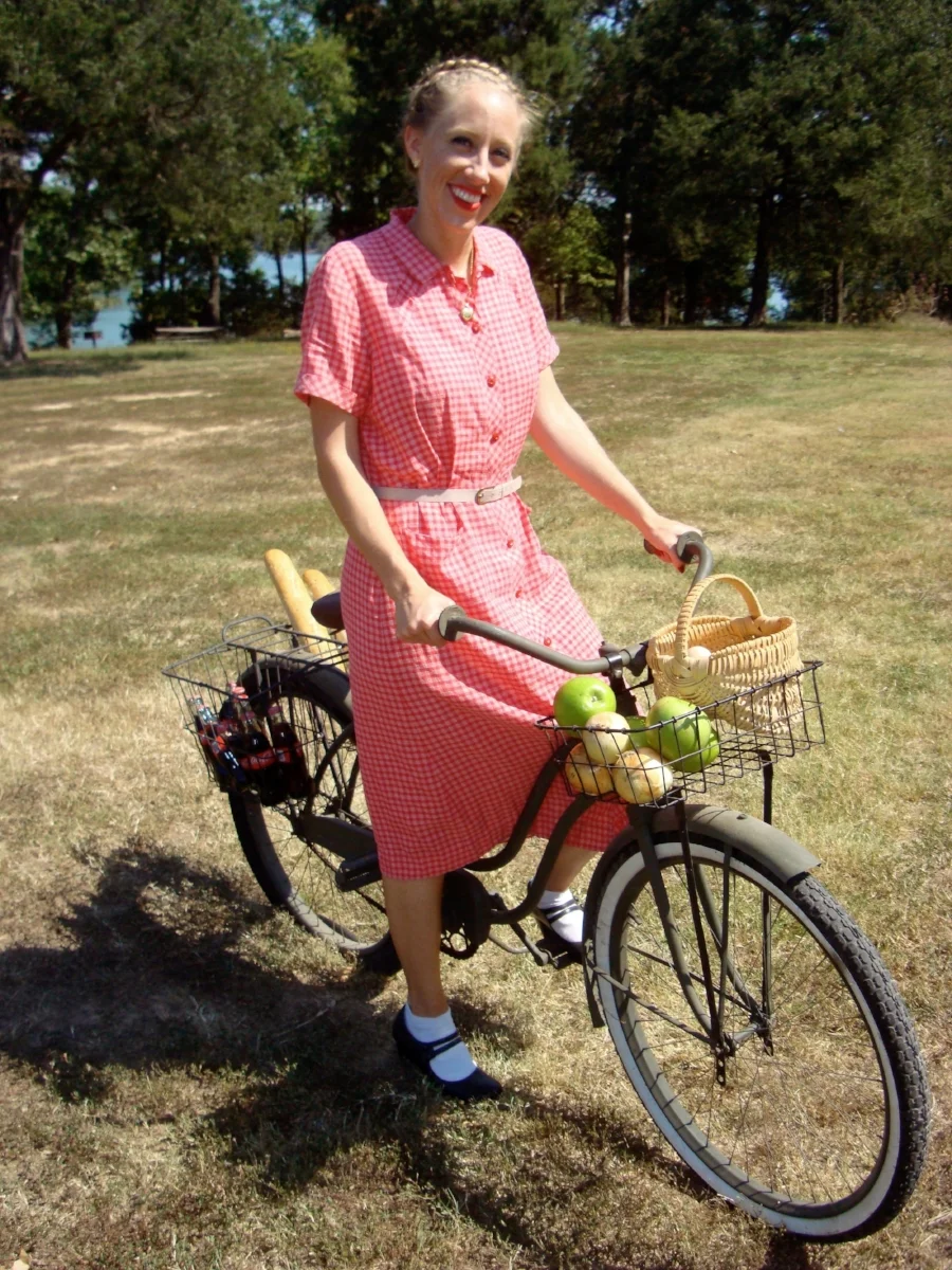 World War II (1939-1945) “Letters from Home: Keeping up Morale during World War II” “Women on the Homefront: Victory Gardens, Sewing Circles, and Factories” “Rations and Resistance: Life as a French Civilian during World War II” “Slinging Doughnuts: American Red Cross Volunteers and the Amazing Clubmobiles”