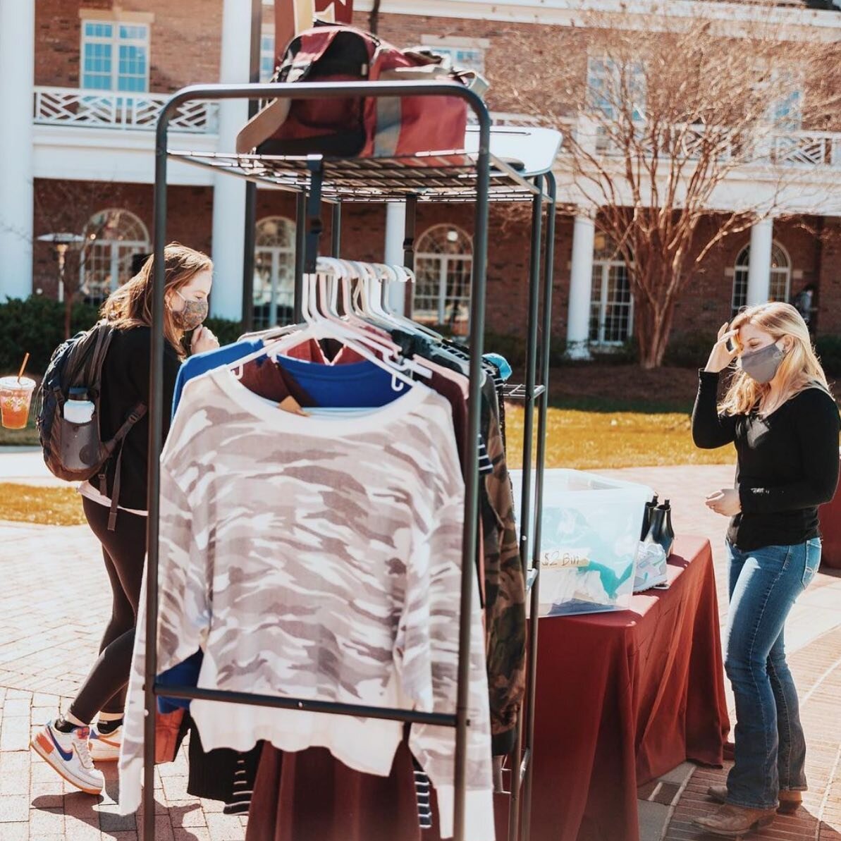 🎉Student(s) Business Highlight🎉 

@grace.g_____ &amp; @jakobmatthewreuter created @elonuthrift ! 

Elon U Thrift takes items you no longer want or need, clean/fixes them if needed, takes photos of them, posts them on their Instagram, and if they se