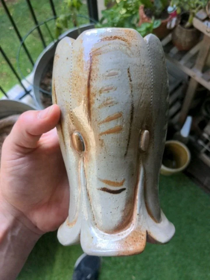 Another one from the most recent fire! 
Made with b-mix and decorations are done with my flashing slip and an iron oxide.. I love when the flashing slip fluxes with the ash🫠
#woodfired #woodfiredpottery #floral #potteru #handmade #madeinpa #madeinph