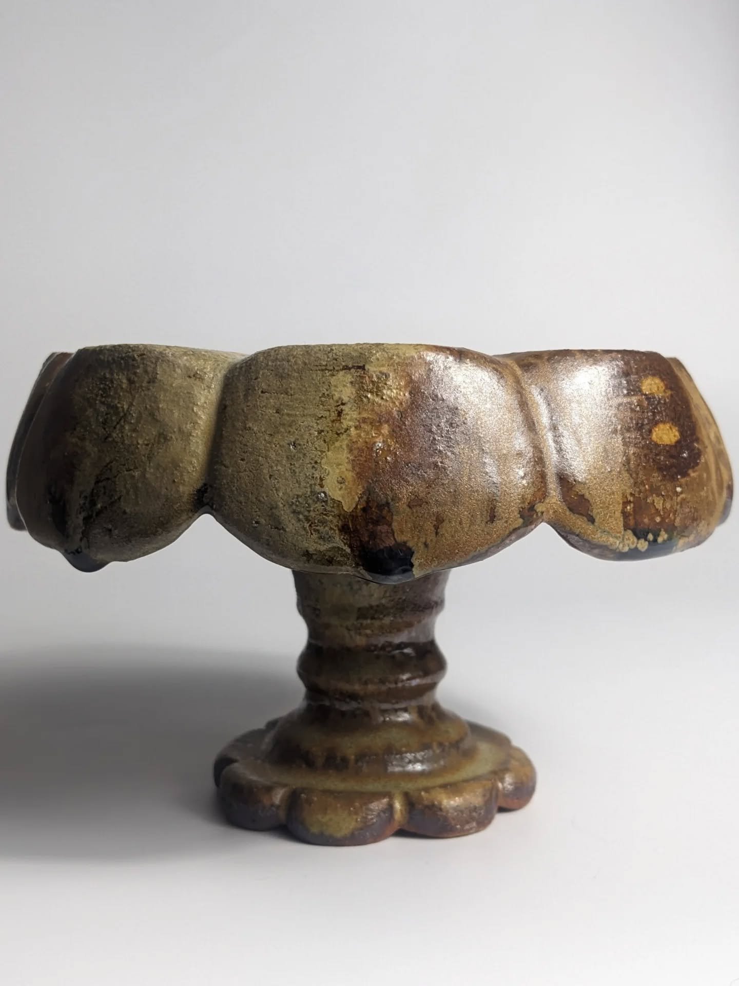 So stoked to share I'm in another show this month! 🙃 This personal sized cake stand/cheese plate/cupcake holder is getting her time to shine! Made with clay from Cub Creek and woodfired at Lancaster Creative 🔆
Cohorts: Onward 5 is open until the en