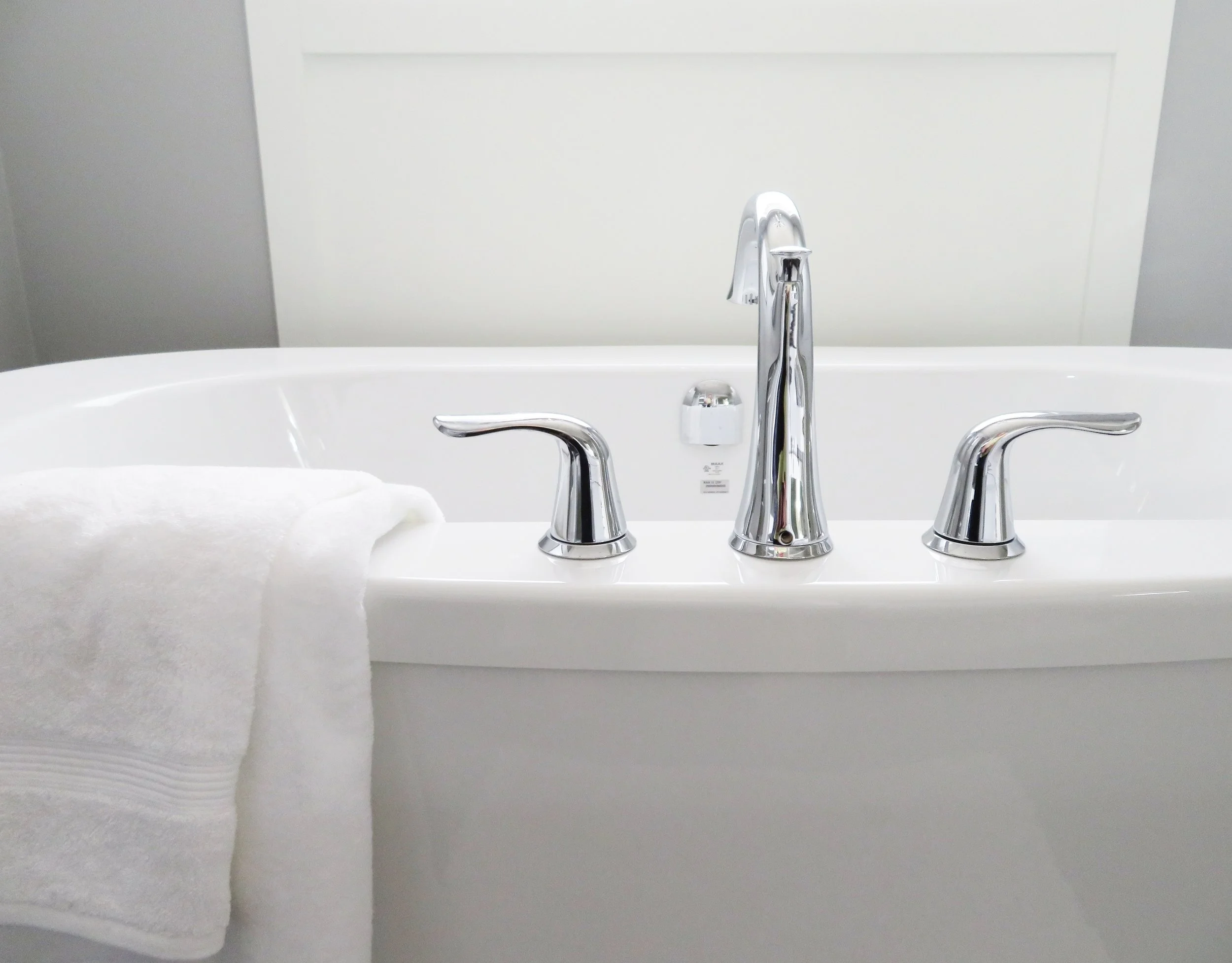 bathroom-bathtub-ceramic-534116.jpg