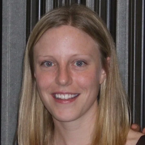 Erin Moss headshot square.jpg