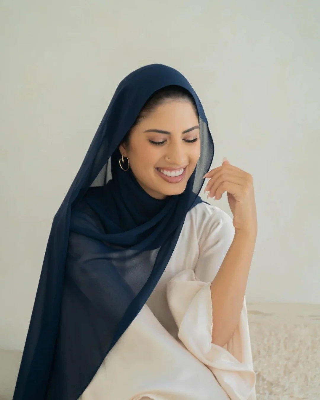 At Dr Glow, we want every patient to feel informed, comfortable and genuinely listened to from the moment they walk through the door.
ㅤ
Aesthetic medicine should never feel rushed or overwhelming. Our consultations are designed to create space for ho