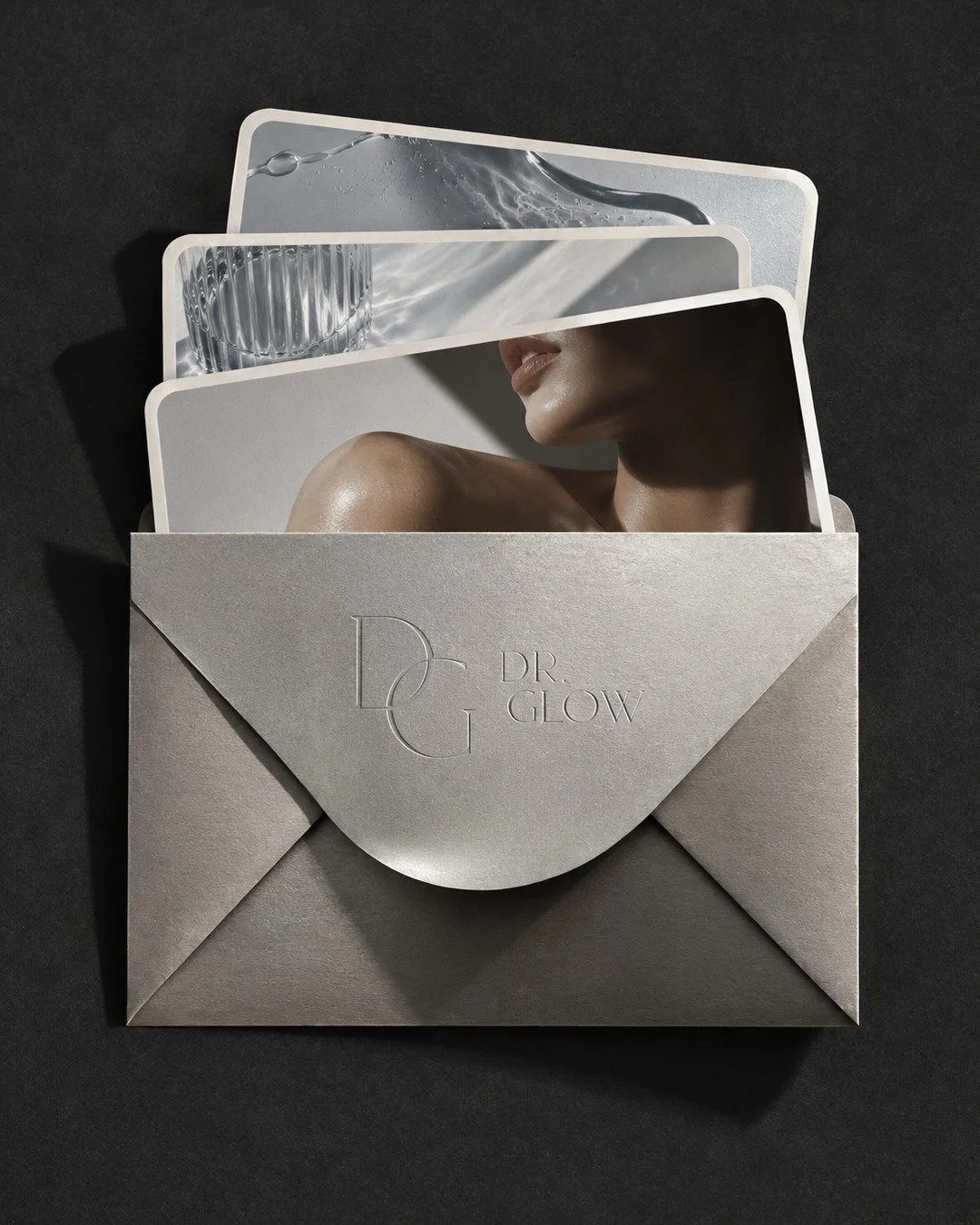 Christmas gift vouchers are now available at Dr. Glow.
ㅤ
A consultation gift voucher is one of the most considered gifts you can give someone who has been thinking about their skin or overall wellness. It is not a treatment decision made for them. It