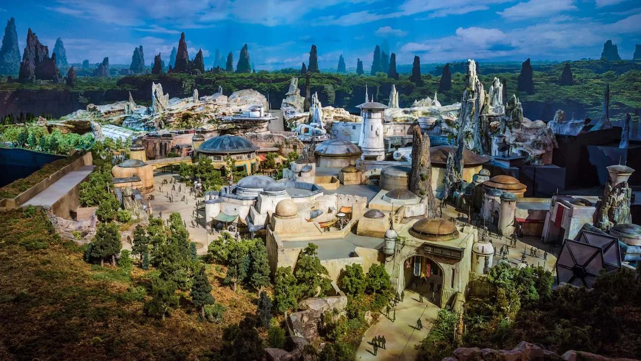 More Galaxy’s Edge Details Revealed