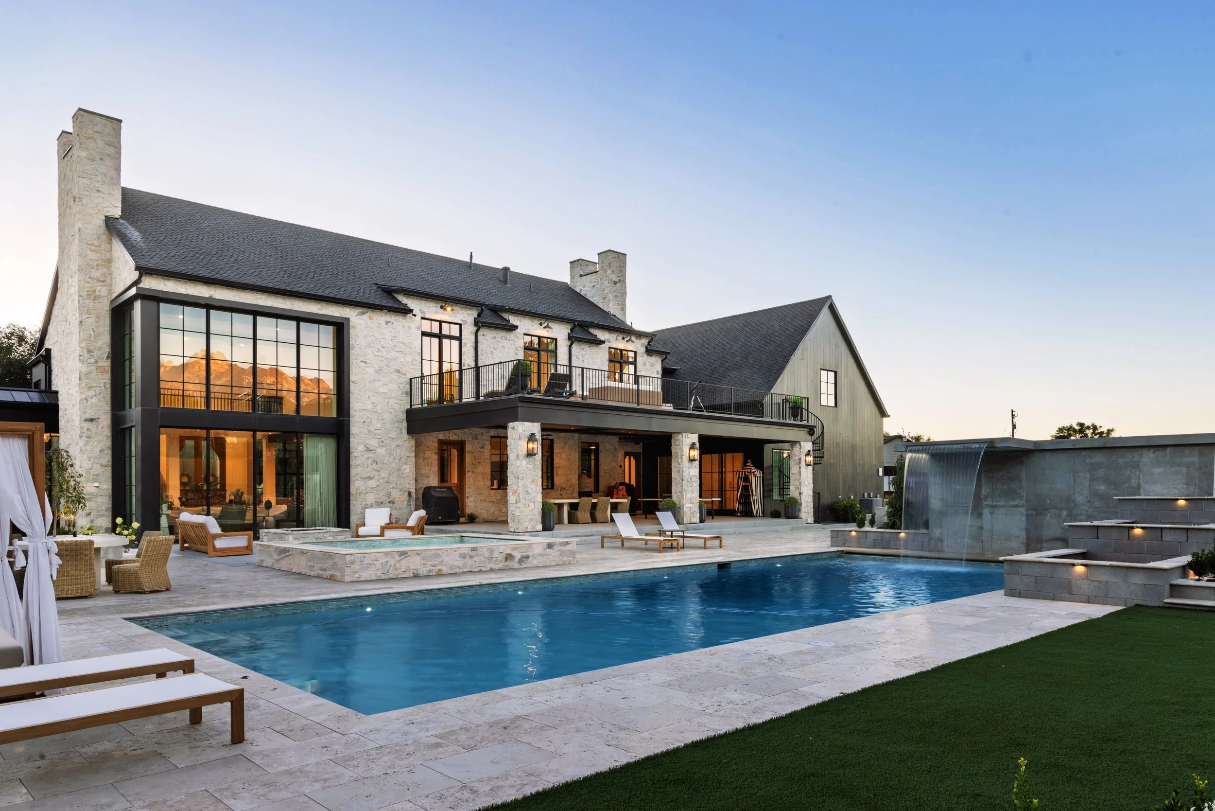 01-R5_01358-HDR copy.jpg