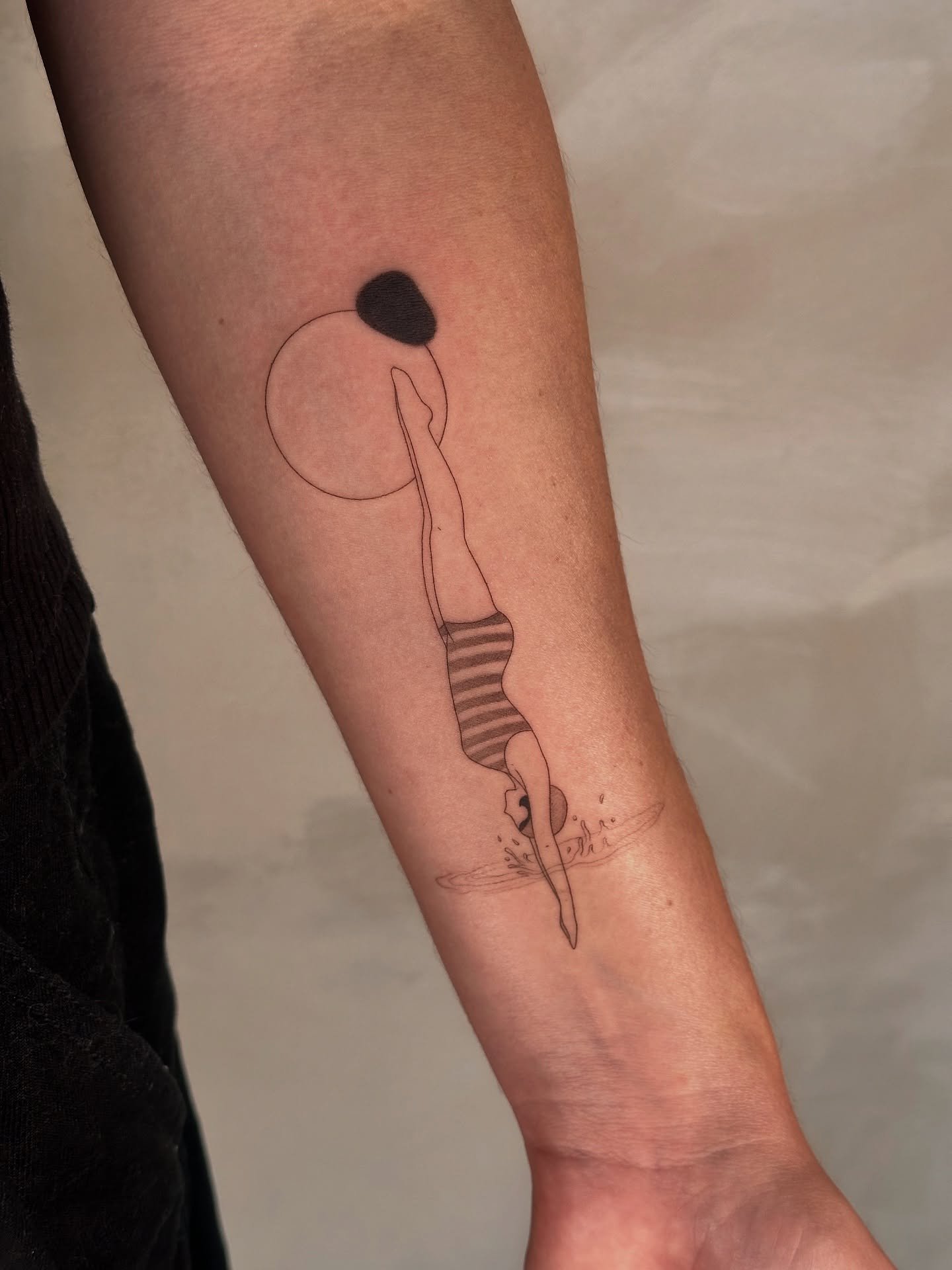 Nadadora muito fofa que eu fiz para a Bianca, muito obrigada por confiar no meu trabalho amore ❤️

&bull;

Very cute swimmer that I made for Bianca, thank you so much for trusting my work, dear ❤️

#art #arte #ink #tattoo #tattooartist #swimmer #swim