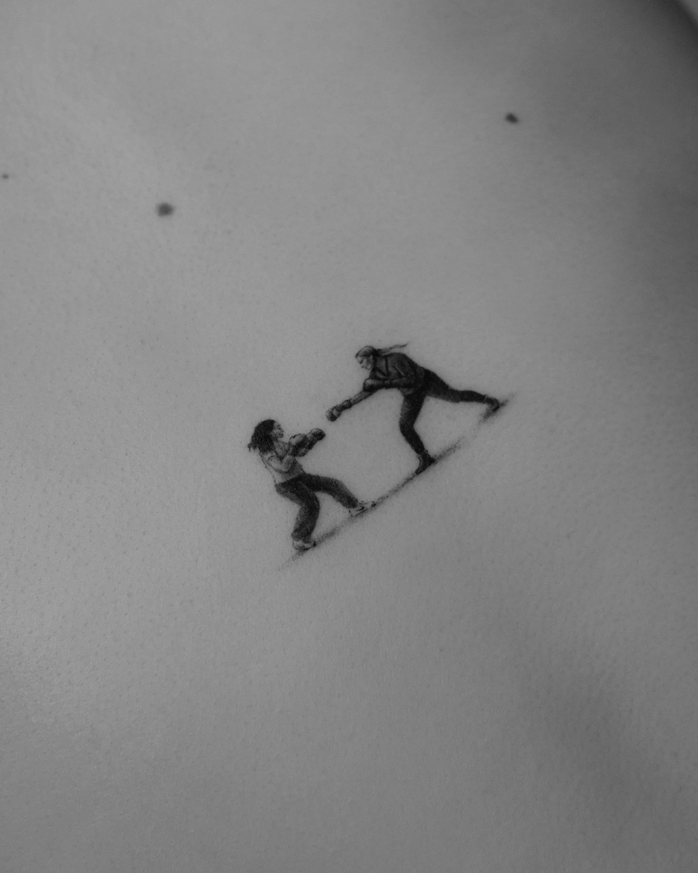 🥊 by @cursed.tattoo 

#allaprimalisboa #portugaltattoo #tattooportugal #finelinetattoo #tattoofineline