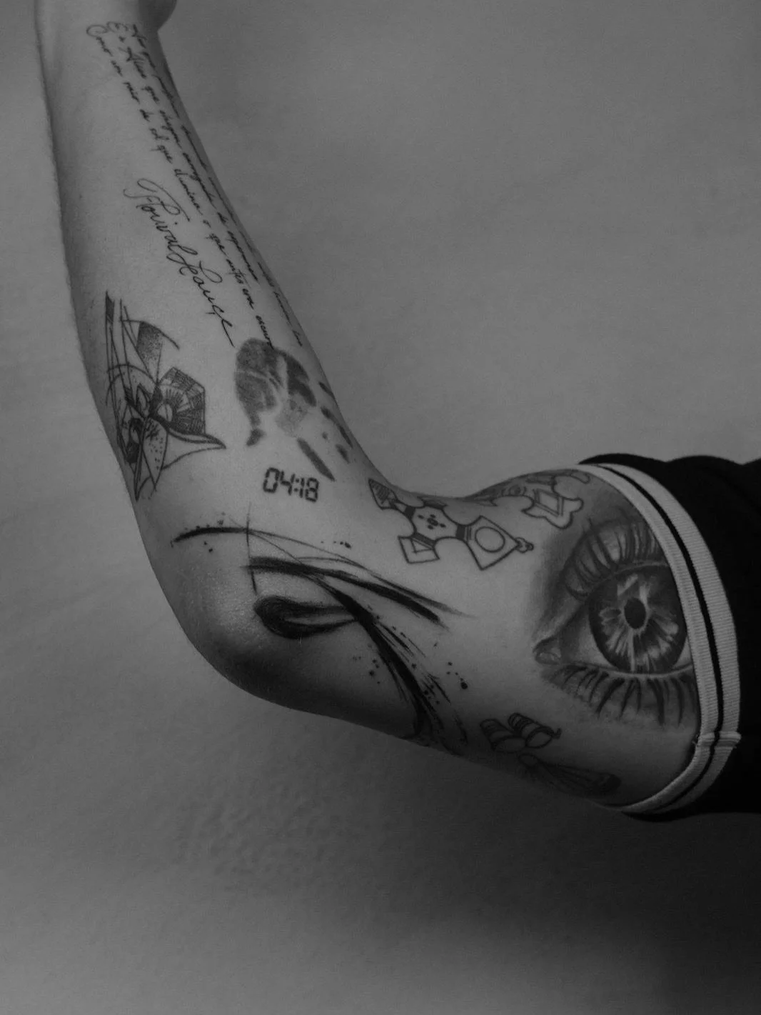 abstract by @seni_tattoos 

#abstracttattoo #lisbontattoostudio #portugaltattooartist