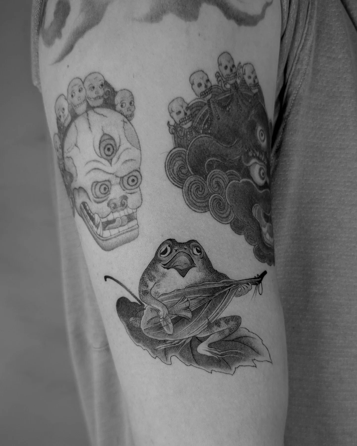 All tattoos made by @jessicagraismati for our dear client and friend Andrew ✨

#finelinetattoo #portugaltattooartist #lisboatattooartist