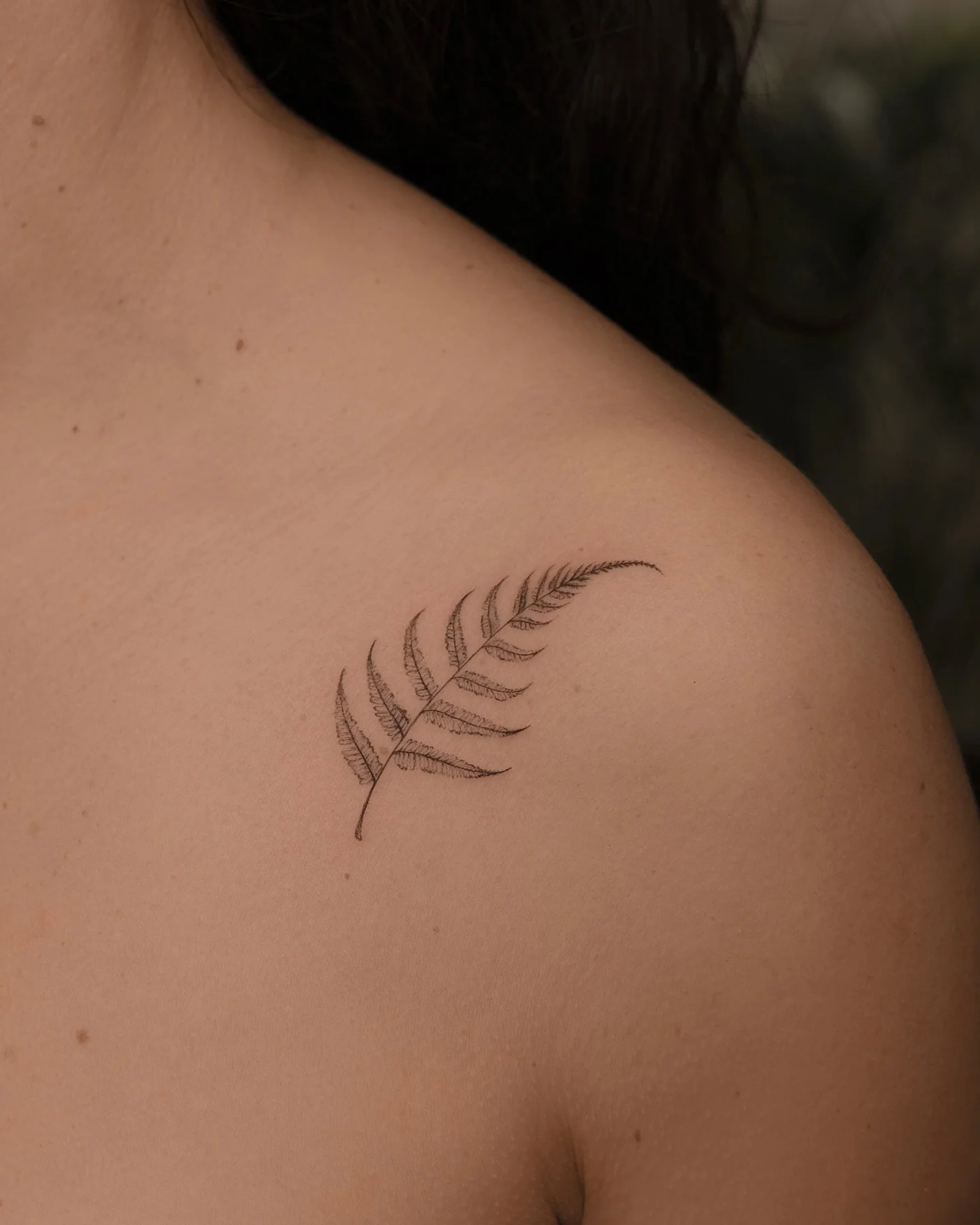 Scroll to see it closer 
Booking is open in Lisbon 🫶🏻
For an appointment - DM 
Done in @namestattoo 🤍 
.
.
.
.
.
.
.
#tattoolisbon #tatuagemlisboa #tattooportugal #finelinetattoo #finelinetattoolisbon #finelinetattoolisboa #lisbontattoo #lisboatat