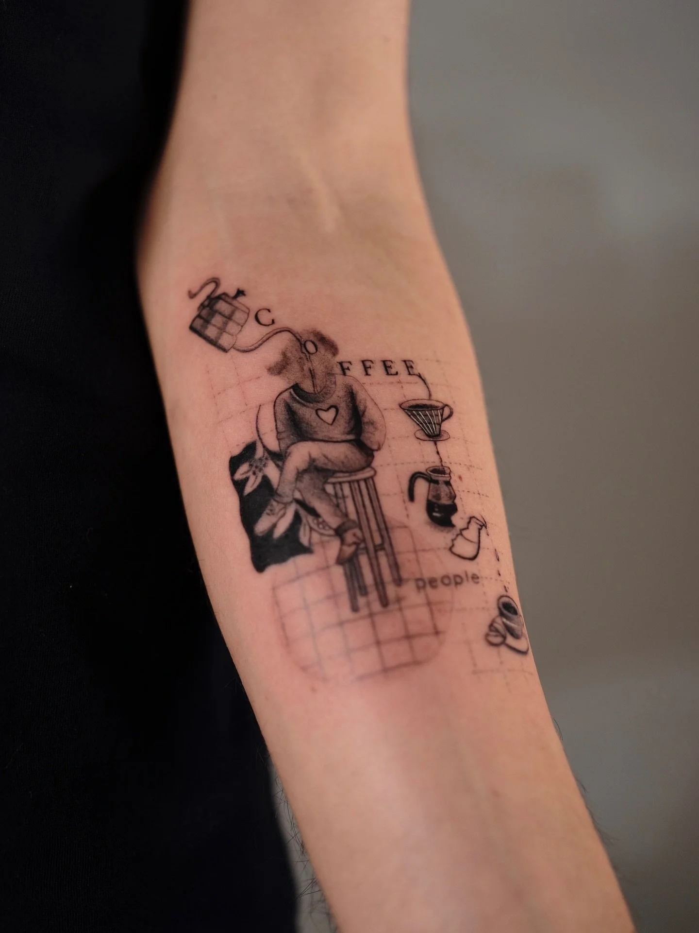 any coffee lovers out here? ☕️
by @seni_tattoos 

#finelinetattoo #tattoofineline #lissabontattoo #tattoolissabon #portugaltattoos