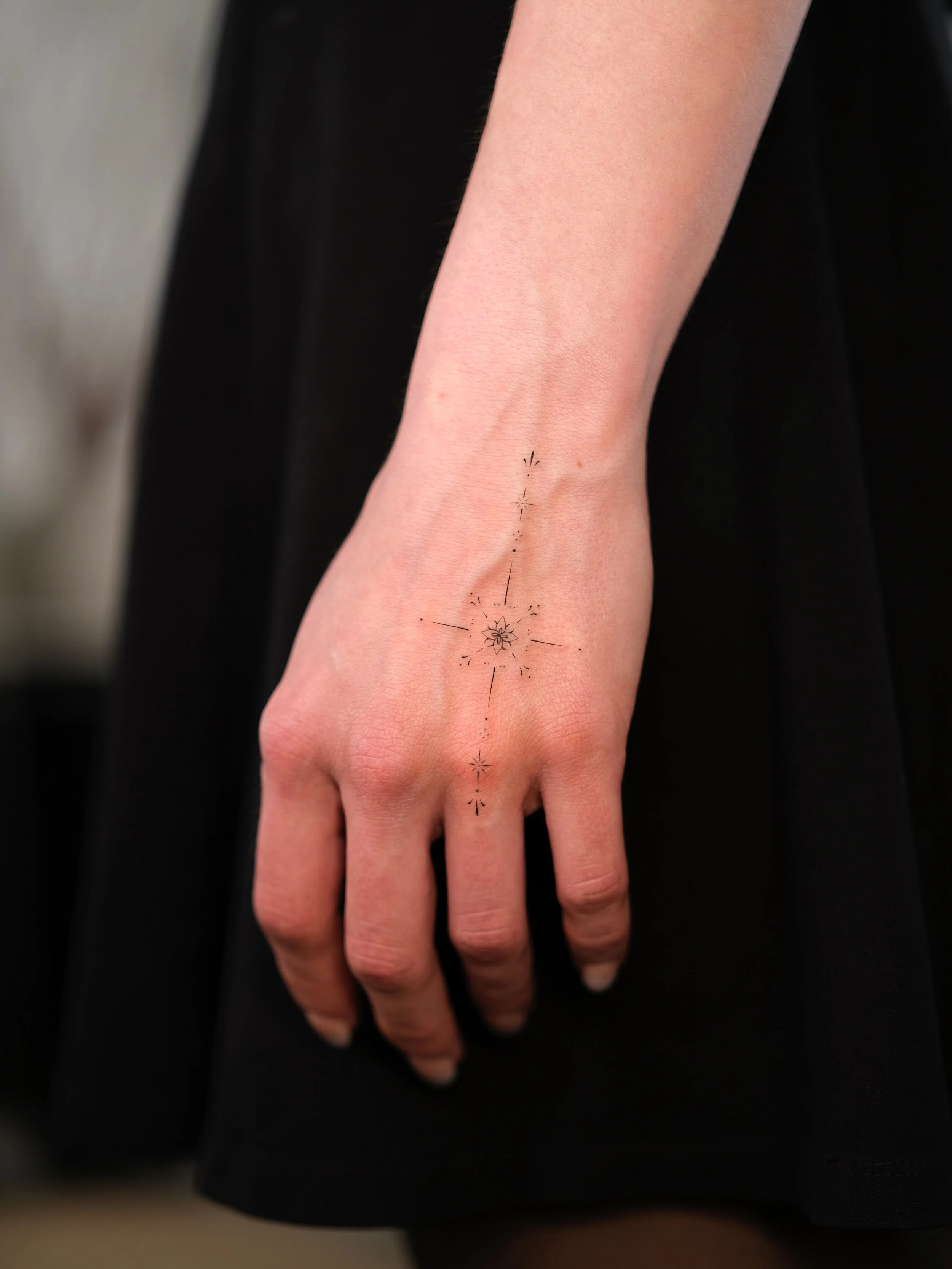 hand ornament by @jessicagraismati 

#allaprimalisboa #lissabontattoo #lisboatattoo #lisbontattoo #ornamenttattoo