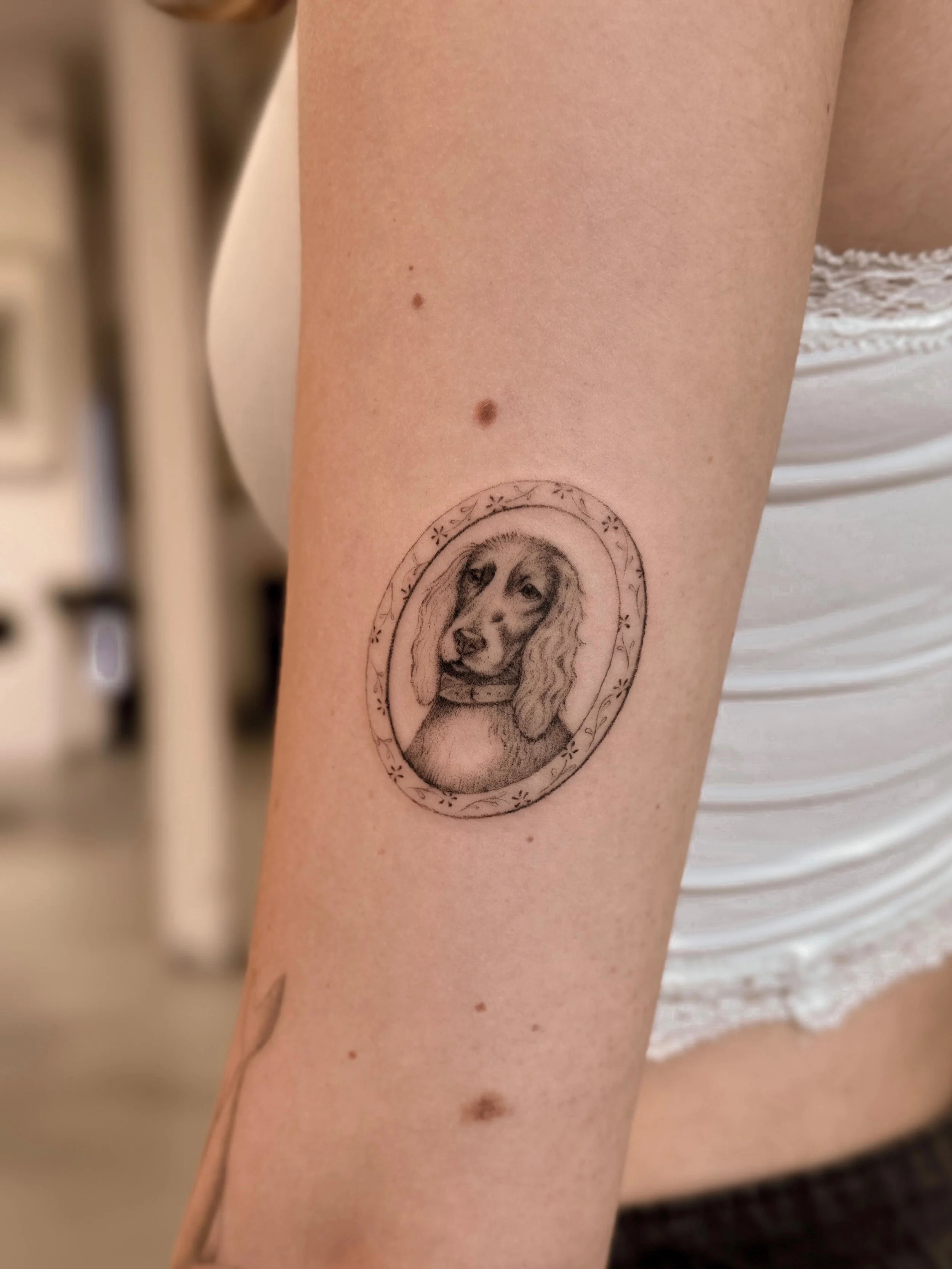 good boy 🐶 by @cursed.tattoo 

#lissabontattoo #tattoolissabon #lisboatattoo #tattoolisboa #finelinetattoo