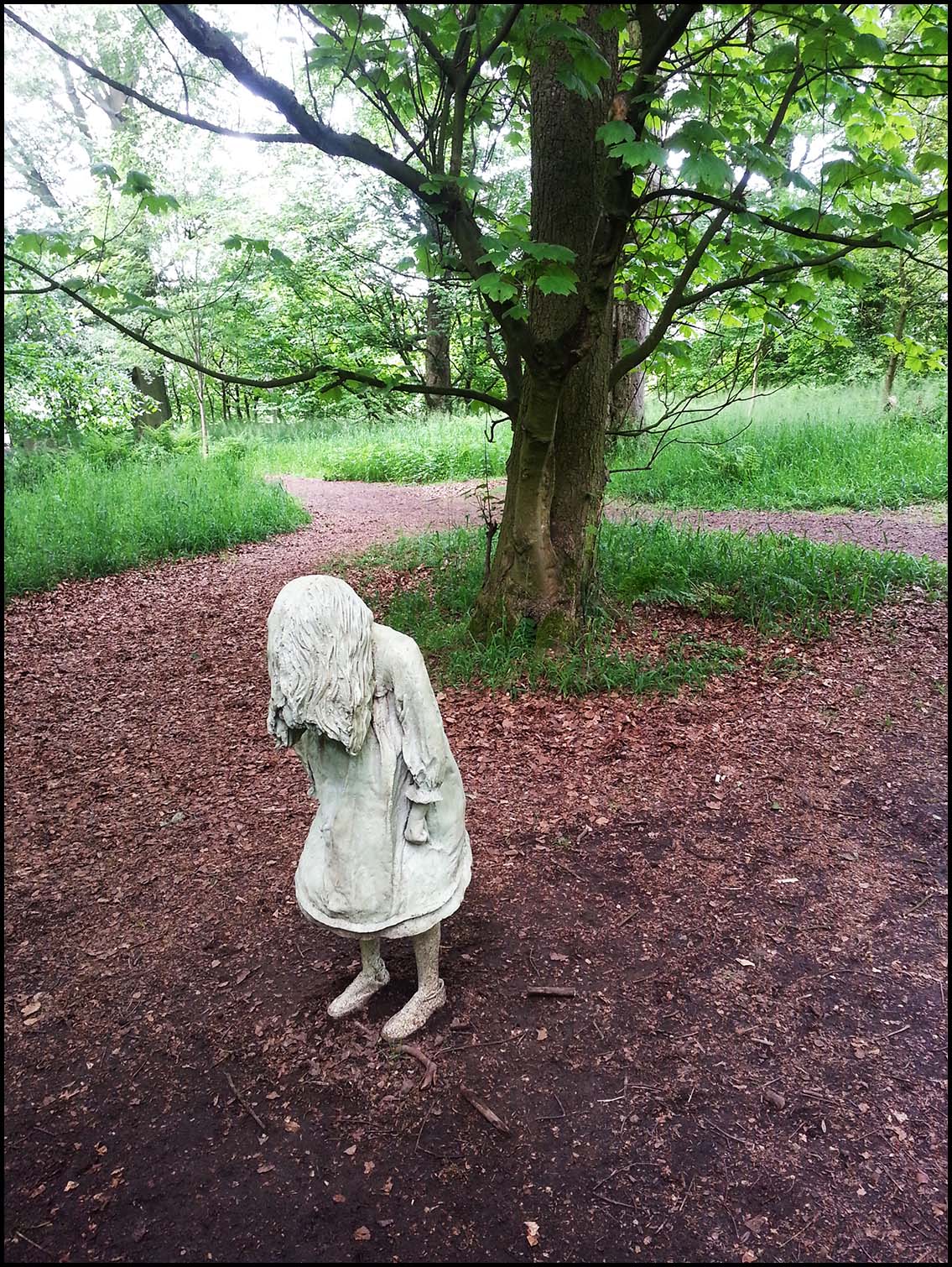 Weeping-Girls-at-Jupiter-Artland2.jpg