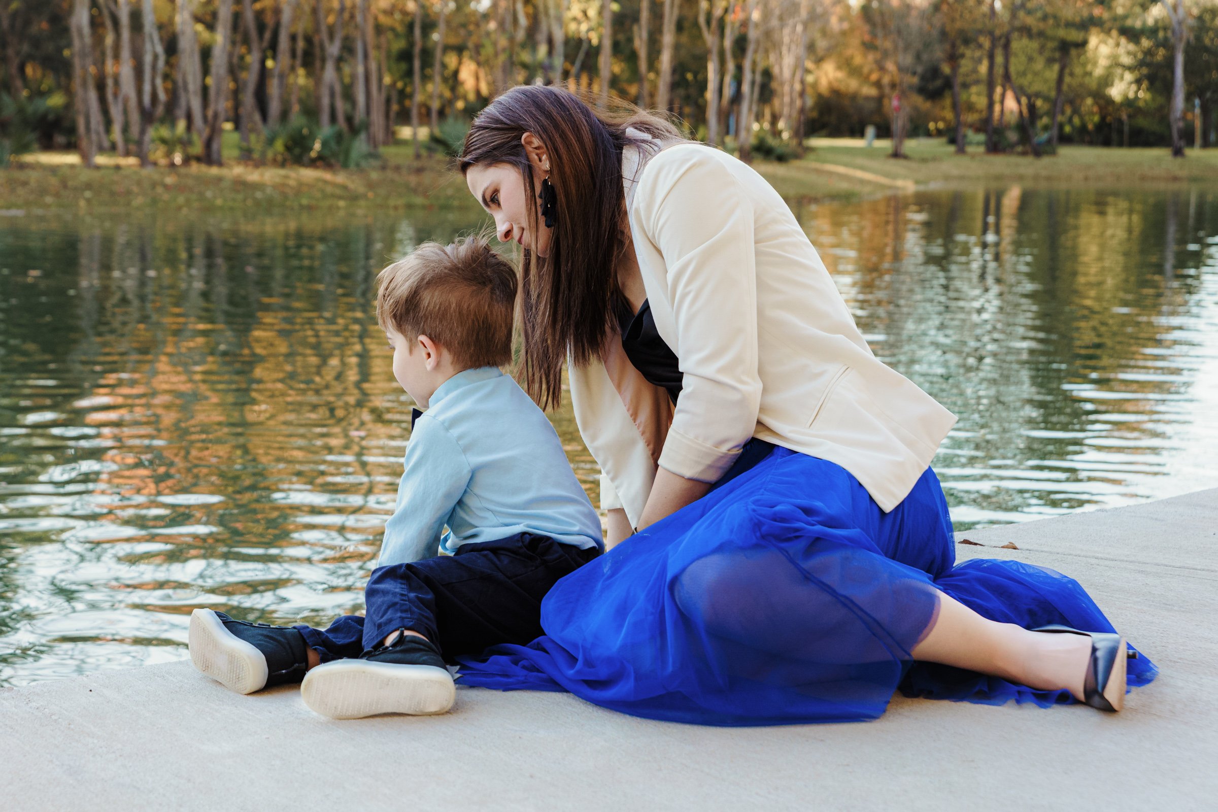 family candid pond.jpg