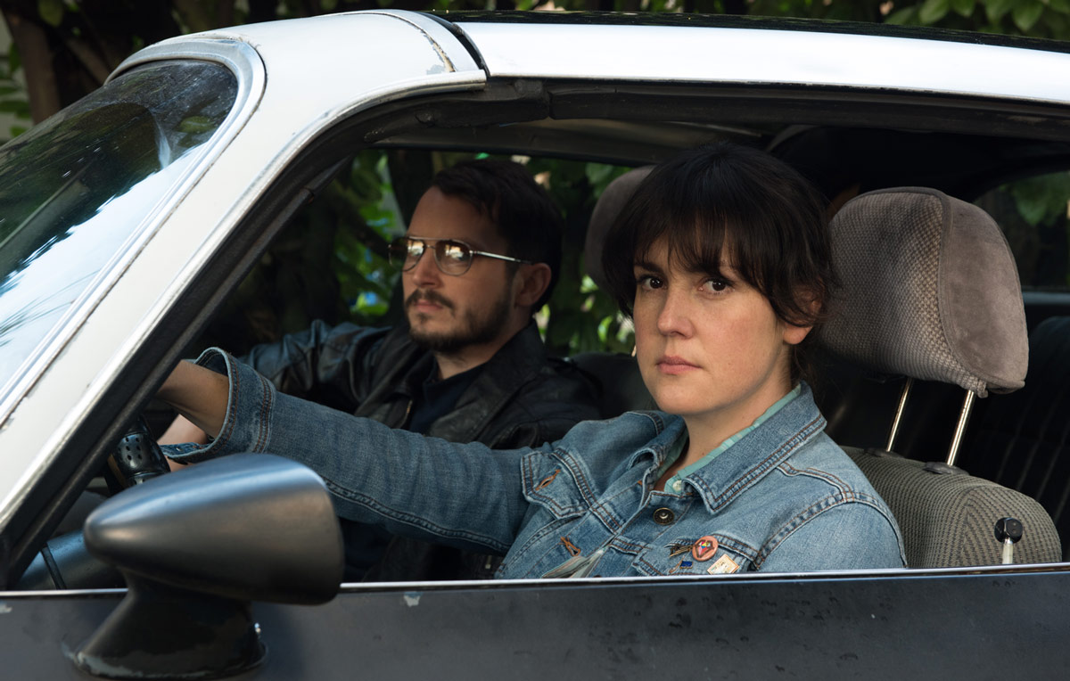 i-dont-feel-at-home-in-this-world-anymore-elijah-wood-melanie-lynskey.jpeg