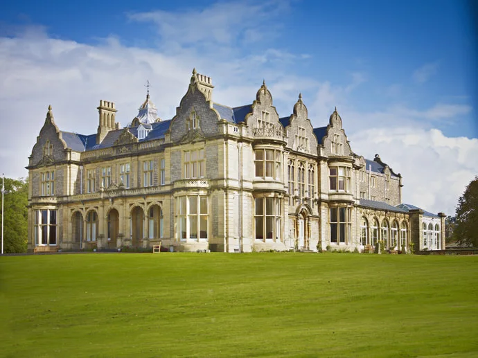 Clevedon Hall Building(grass).jpg