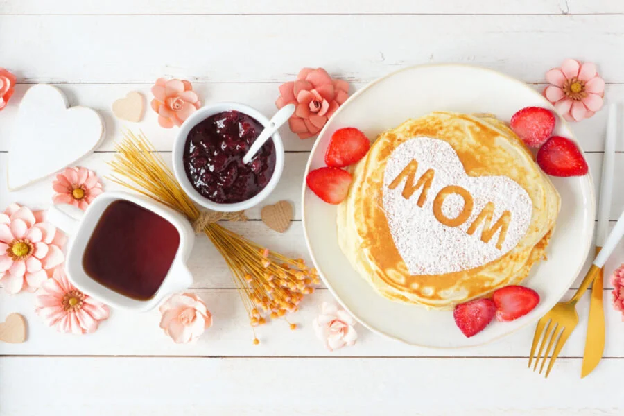 Brunch&nbsp;Mother's Day MealsIn case you need a reminder: Mother's Day is this Sunday.  Since you can't take mom out to brunch this year, set a beautiful table and make her feel extra special at home.  Click here to check out the list for local res…