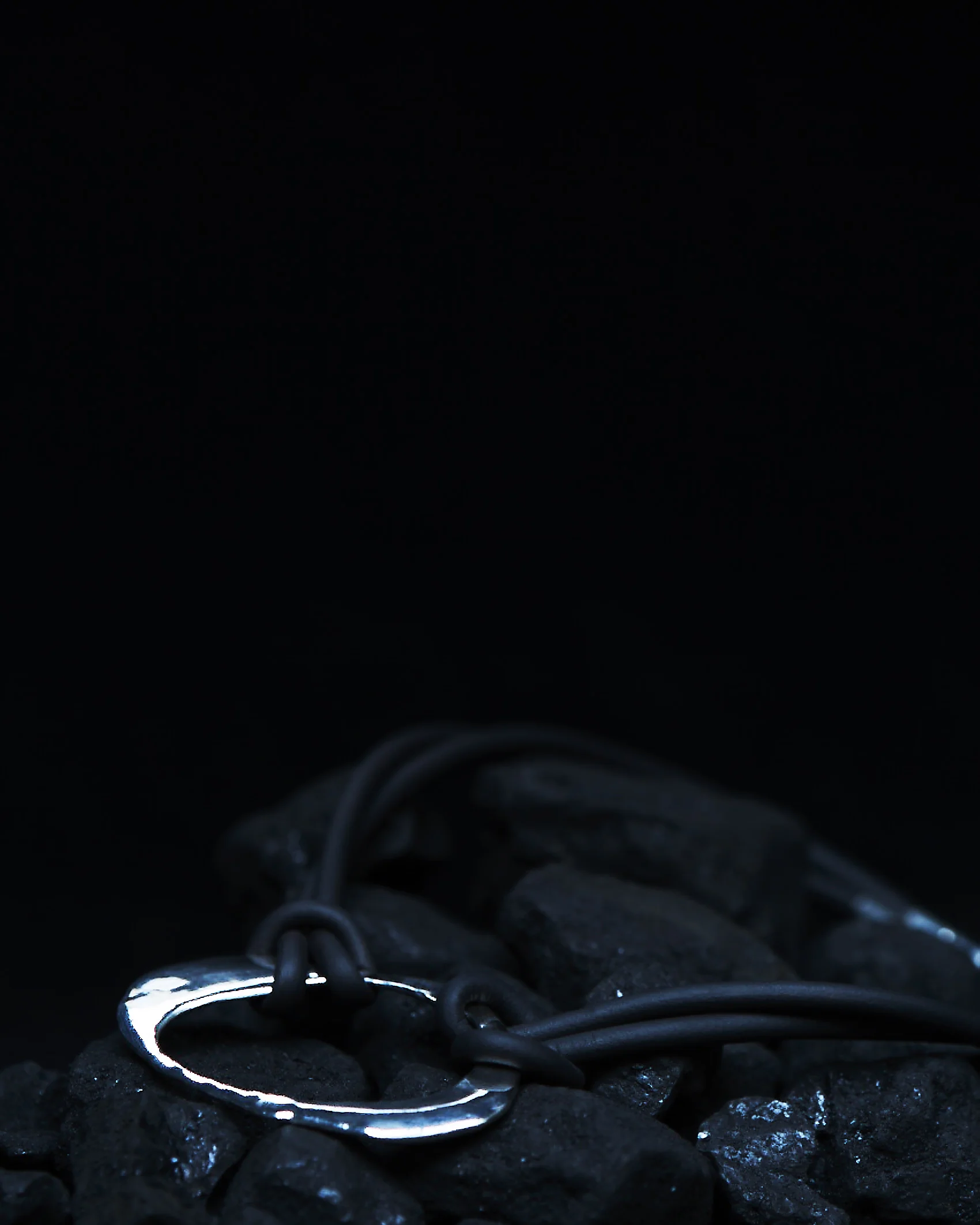 LAVA, MOLTEN FLOW, SILVER, PRODUCT.jpg