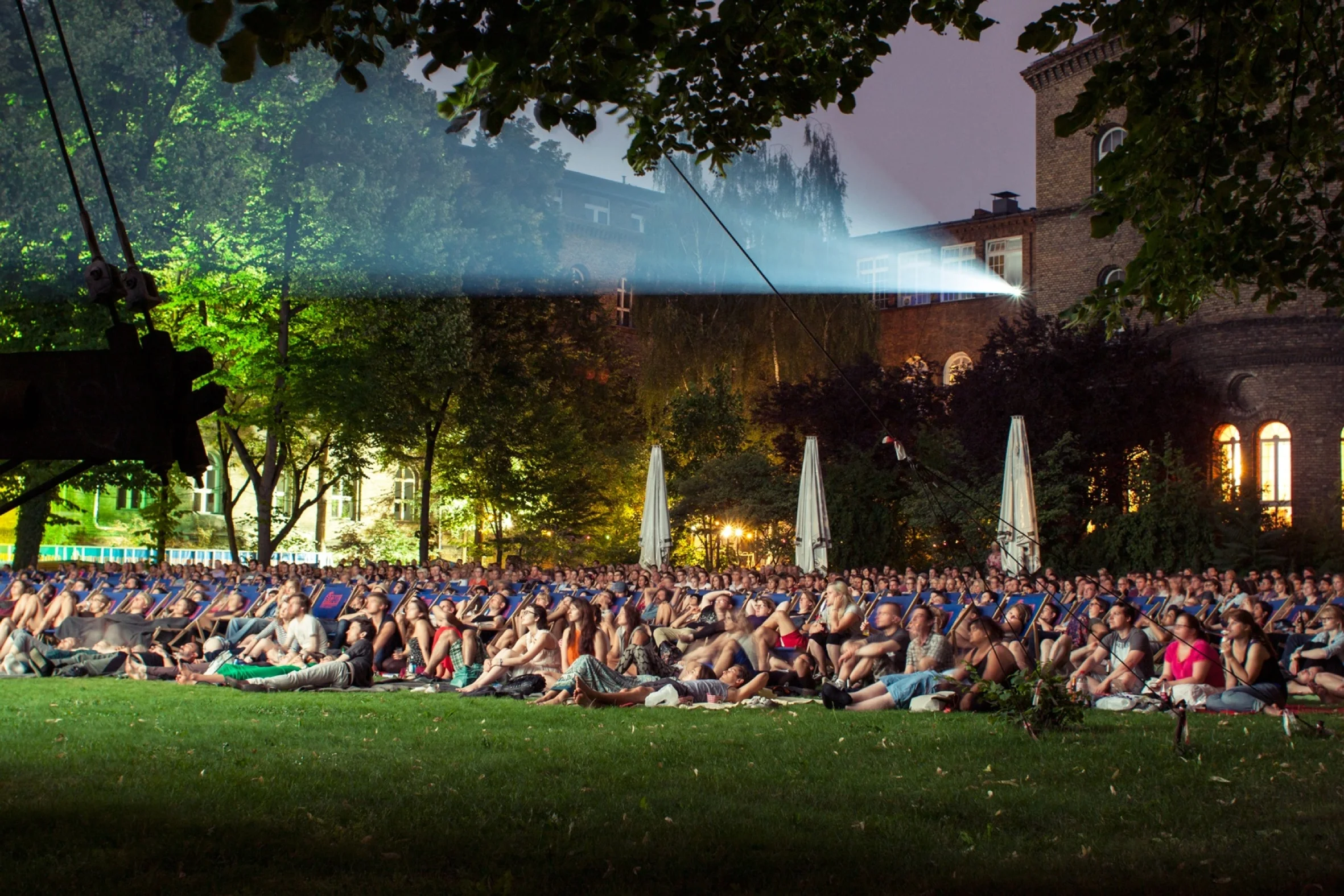 FREILUFTKINO KREUZBERG. CREDIT: KAY SIEGERT/PIFFL MEDIEN